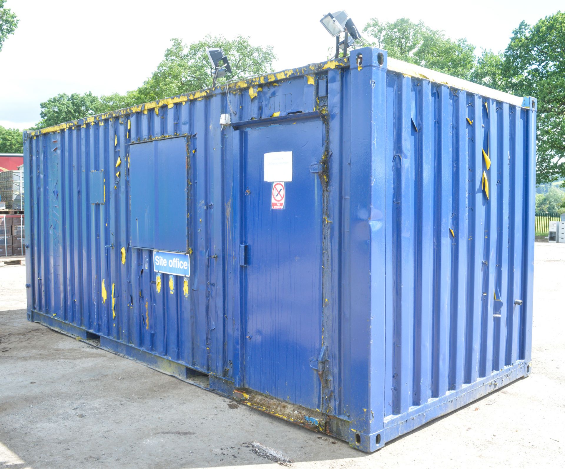 20 ft x 8 ft steel office site unit (converted shipping container) c/w keys in office (Site Office - Image 3 of 6