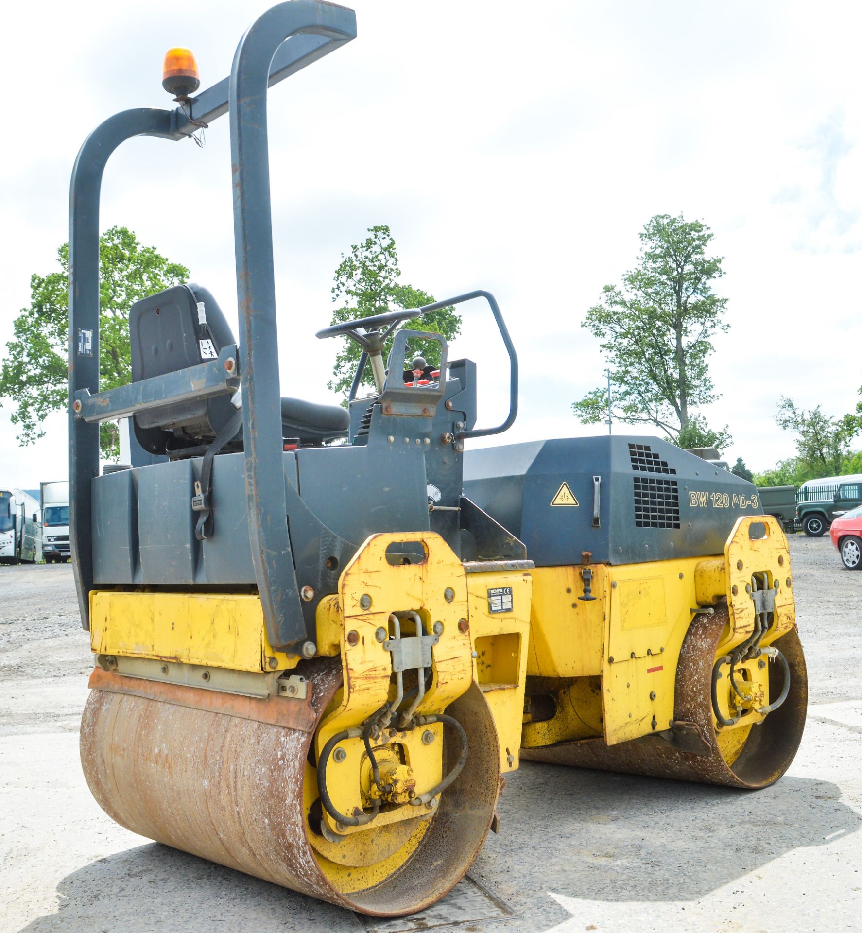 Bomag BW120-AD3 double drum ride on roller Year: 2003 S/N: 518347 Recorded Hours: 883 537 - Image 3 of 8