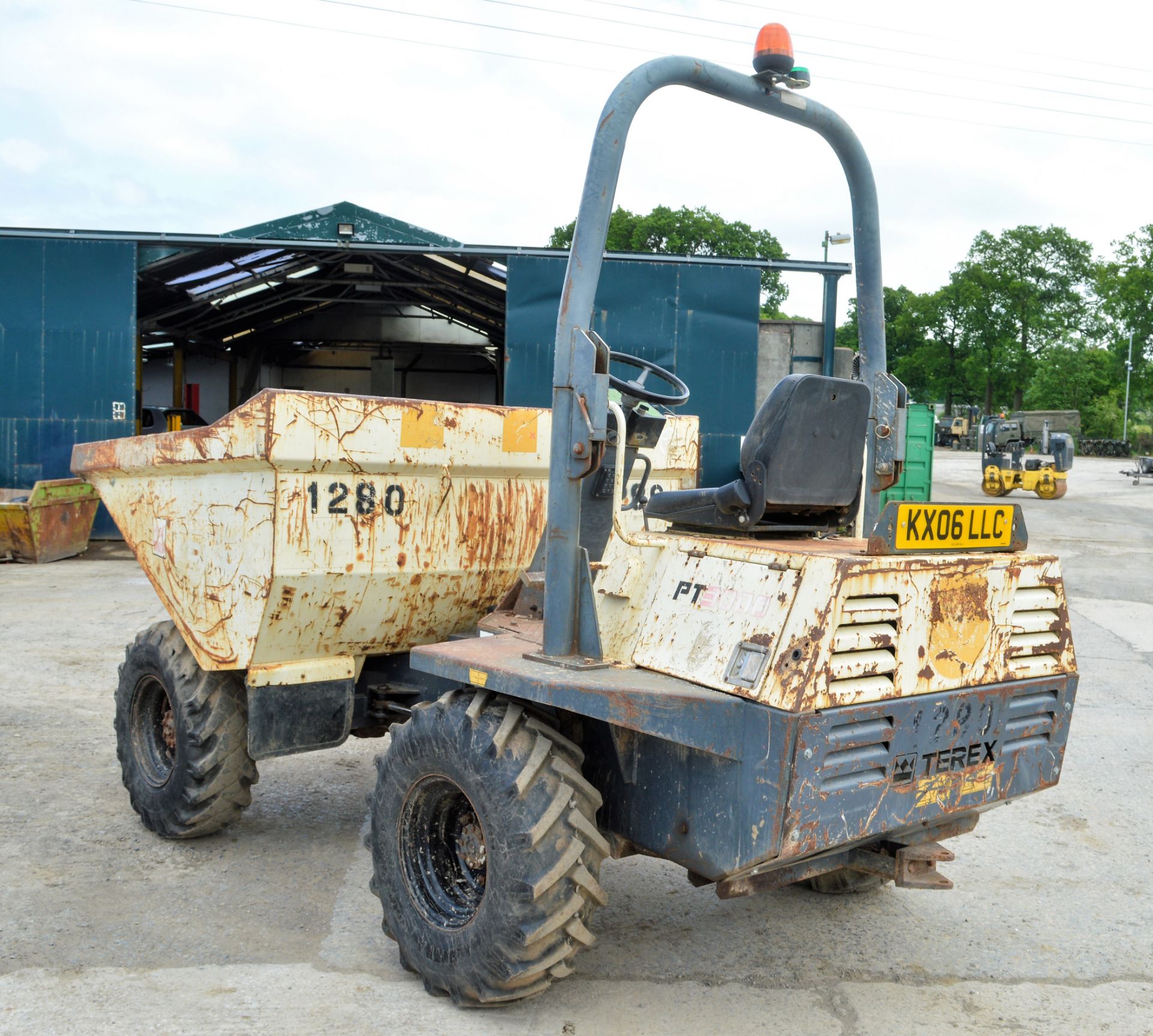 Benford Terex PT3000 3 tonne straight skip dumper Year: 2006 S/N: E603FR029 Recorded Hours: 3213 - Image 3 of 11