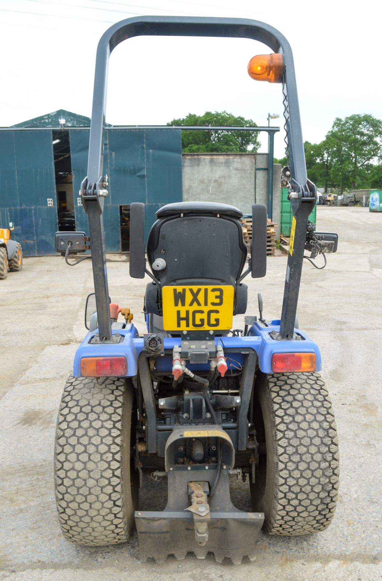 Iseki TN3265 diesel driven hydrostatic 4WD compact tractor Year: 2012 S/N: 000770 Recorded Hours: - Image 6 of 10