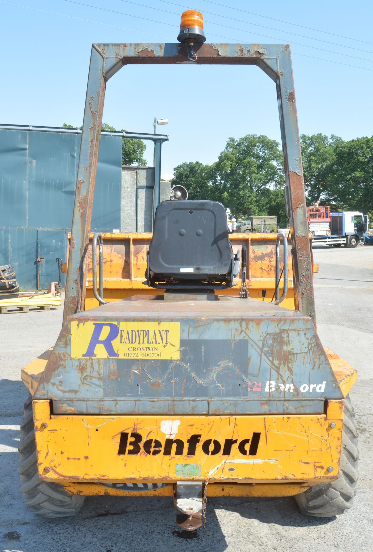 Benford Terex PT3000 3 tonne straight skip dumper  Year:  S/N: EY07AR267 Recorded hours: 803 P2077 - Image 5 of 11