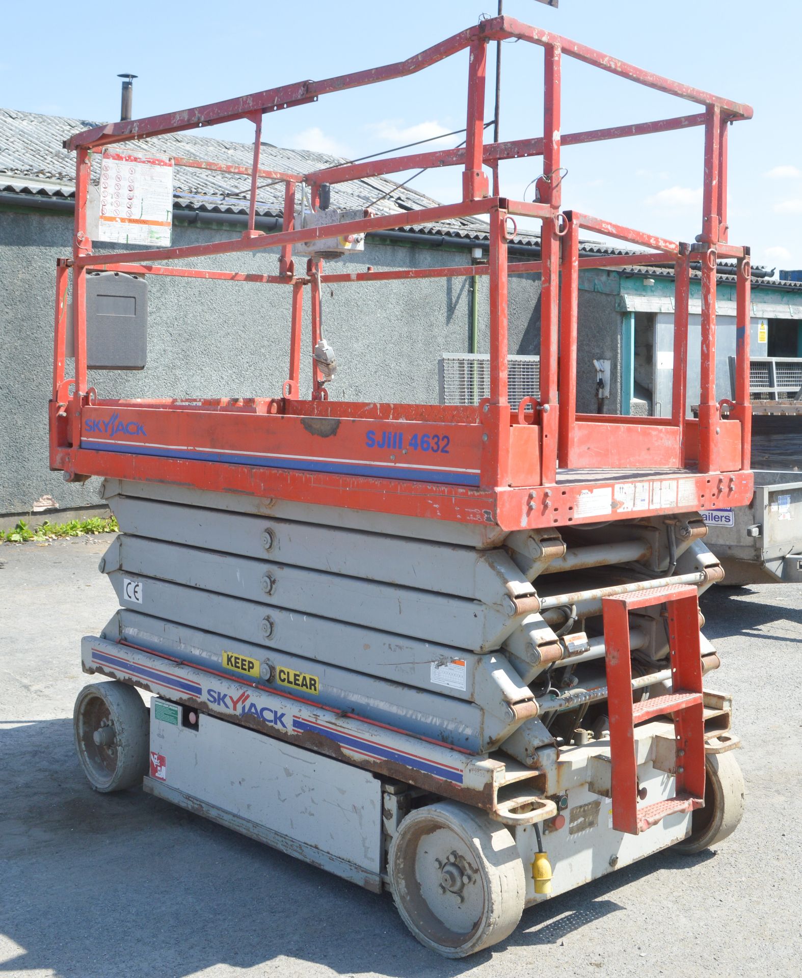 Skyjack SJ111 4632 battery electric scissor lift access platform Year: 2005 S/N: 713535 - Image 2 of 6