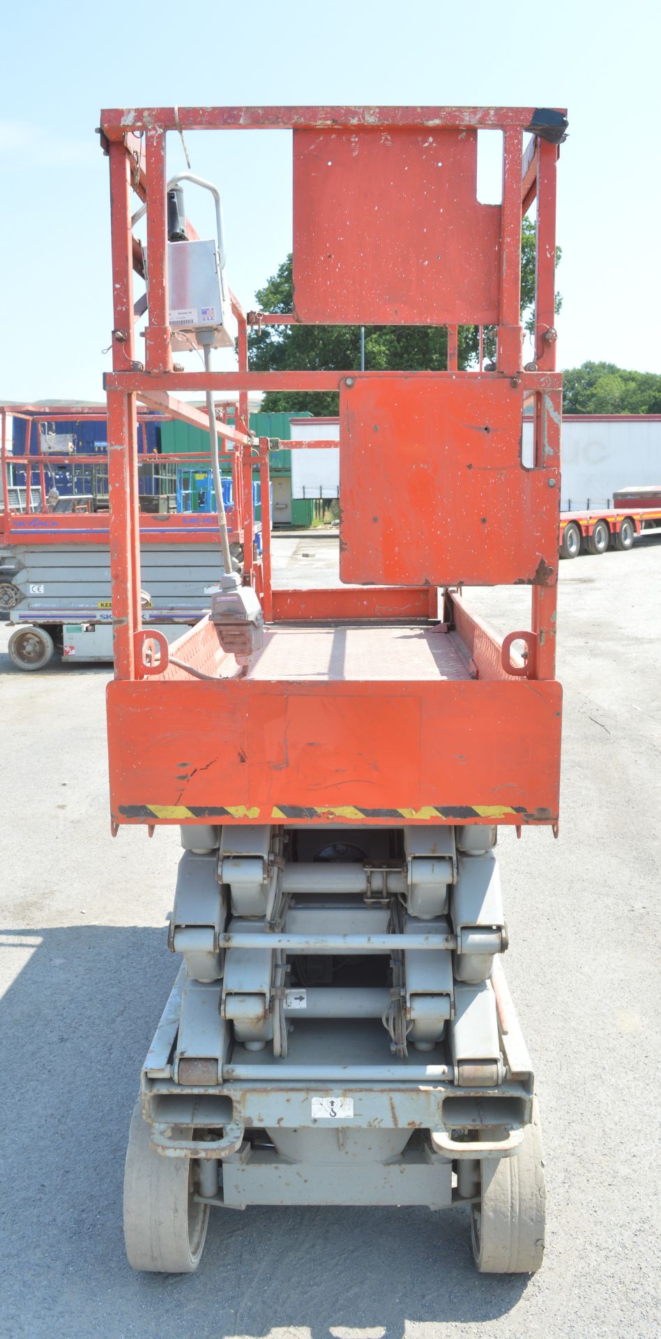 Skyjack SJ111 3226 battery electric scissor lift access platform Year: 2009 S/N: M27000176 2254 - Image 6 of 7