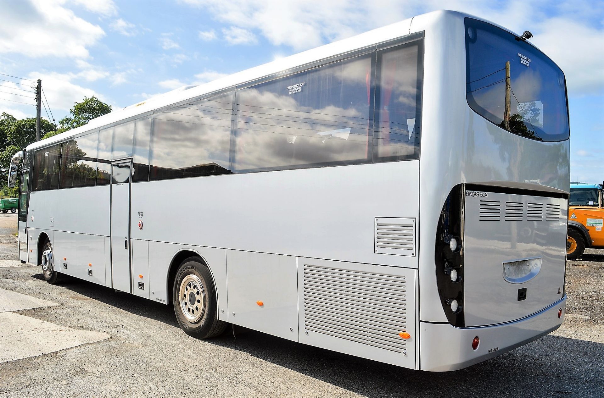 MAN RR8 Mobipeople Explorer 330-74 74 seat luxury coach Registration Number: PX17 DHJ Date of - Image 4 of 14