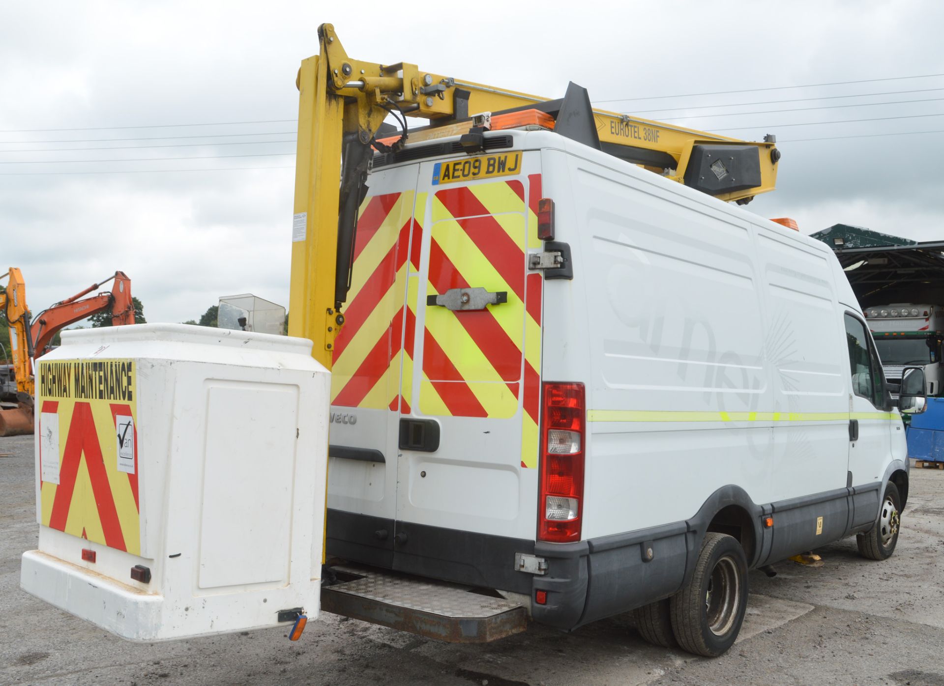 Iveco 50C15 Daily MEWP van  Registration Number: AE09 BWJ Date of registration: 01/06/2009 MOT - Image 4 of 12