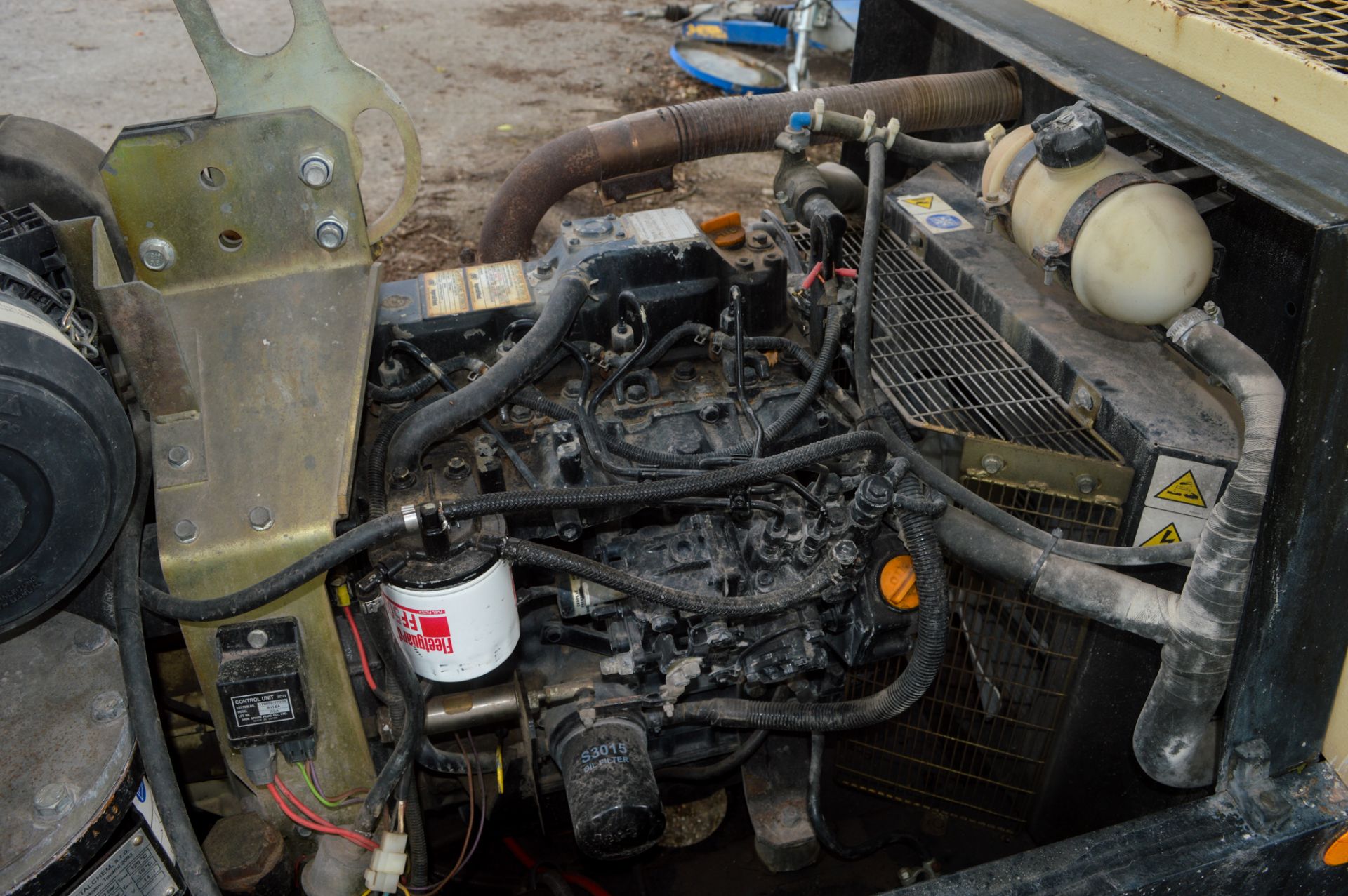 Ingersoll Rand 741 diesel driven fast tow mobile compressor Year: 2006 S/N: 22210 Recorded Hours: - Image 4 of 4
