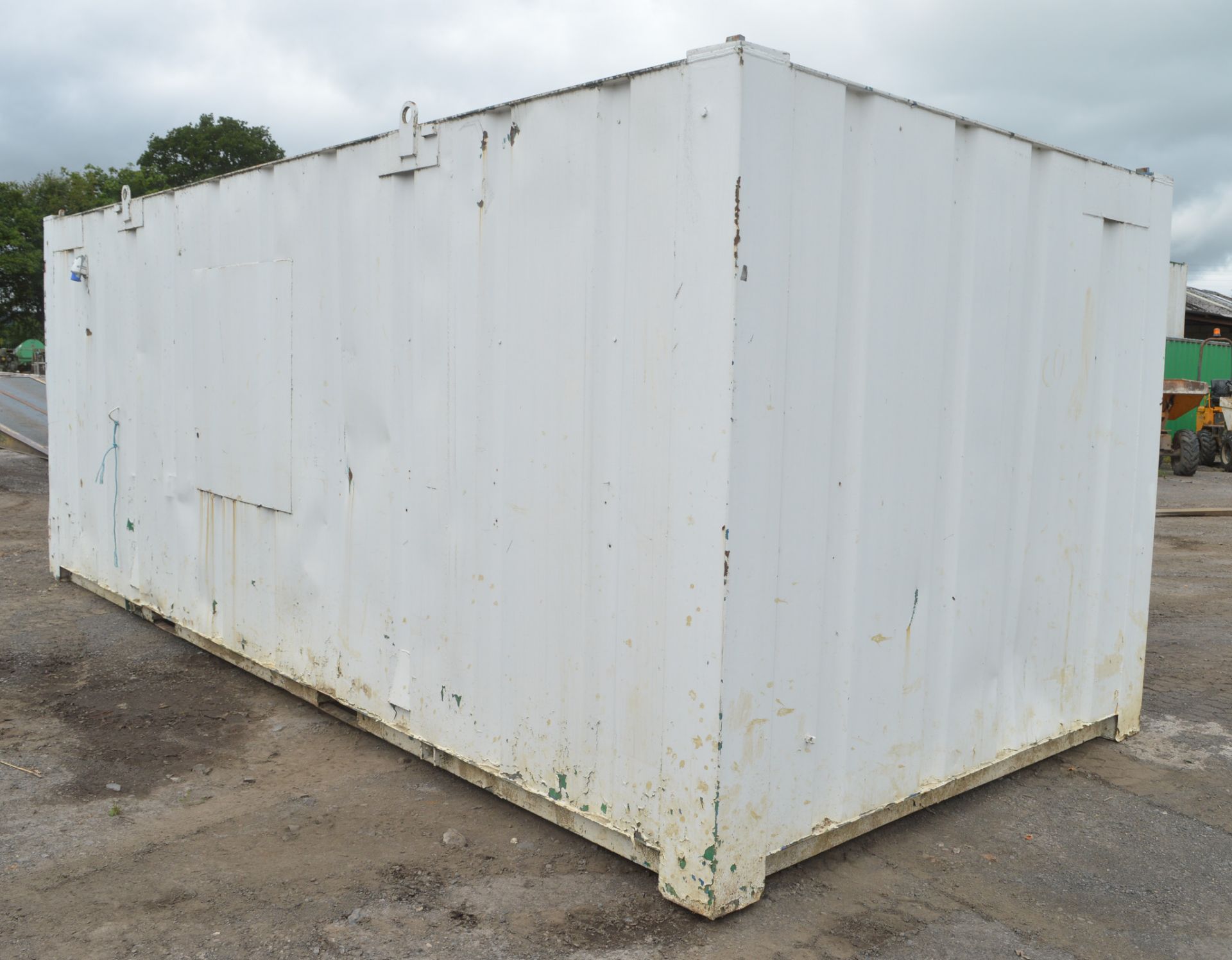 21 ft x 9 ft steel anti vandal site unit store  *No keys but unlocked* A344017 - Image 4 of 6