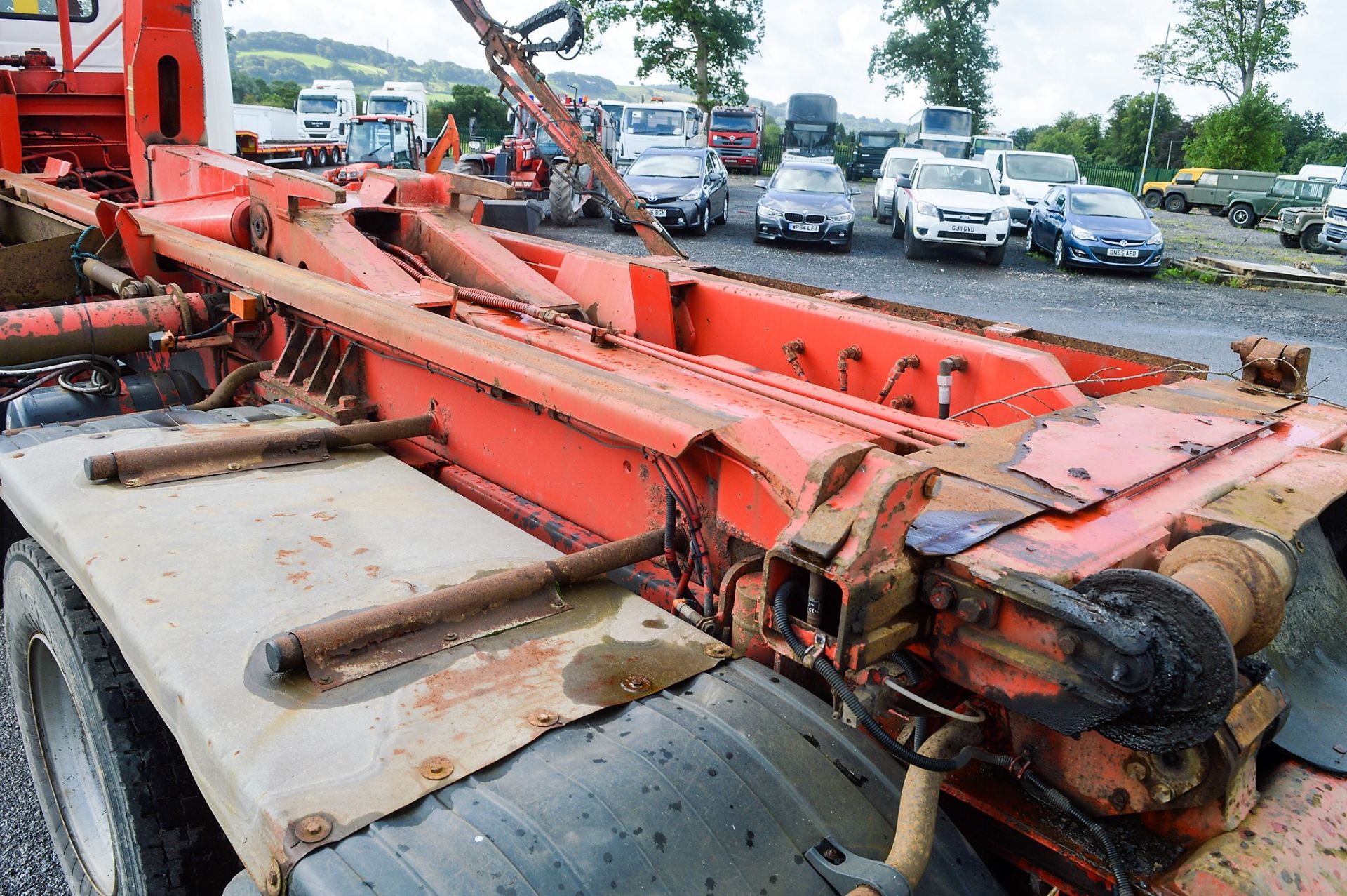 Scania P380 8x4 hook loader lorry  Registration number: FJ08 VXD  Date of registration: 24/06/2008 - Bild 7 aus 13