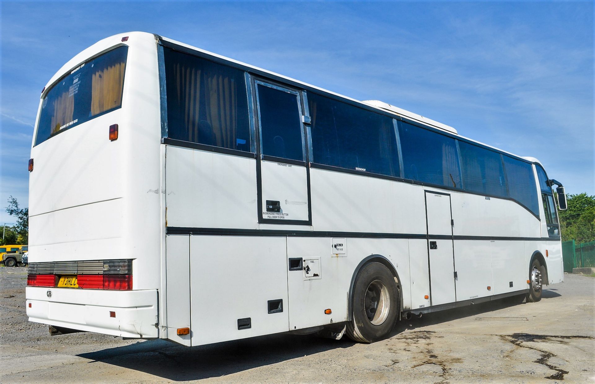 Volvo B12M Berkhof 53 seat luxury coach Registration Number: Y3 HLC Date of Registration: 01/04/2001 - Bild 3 aus 11