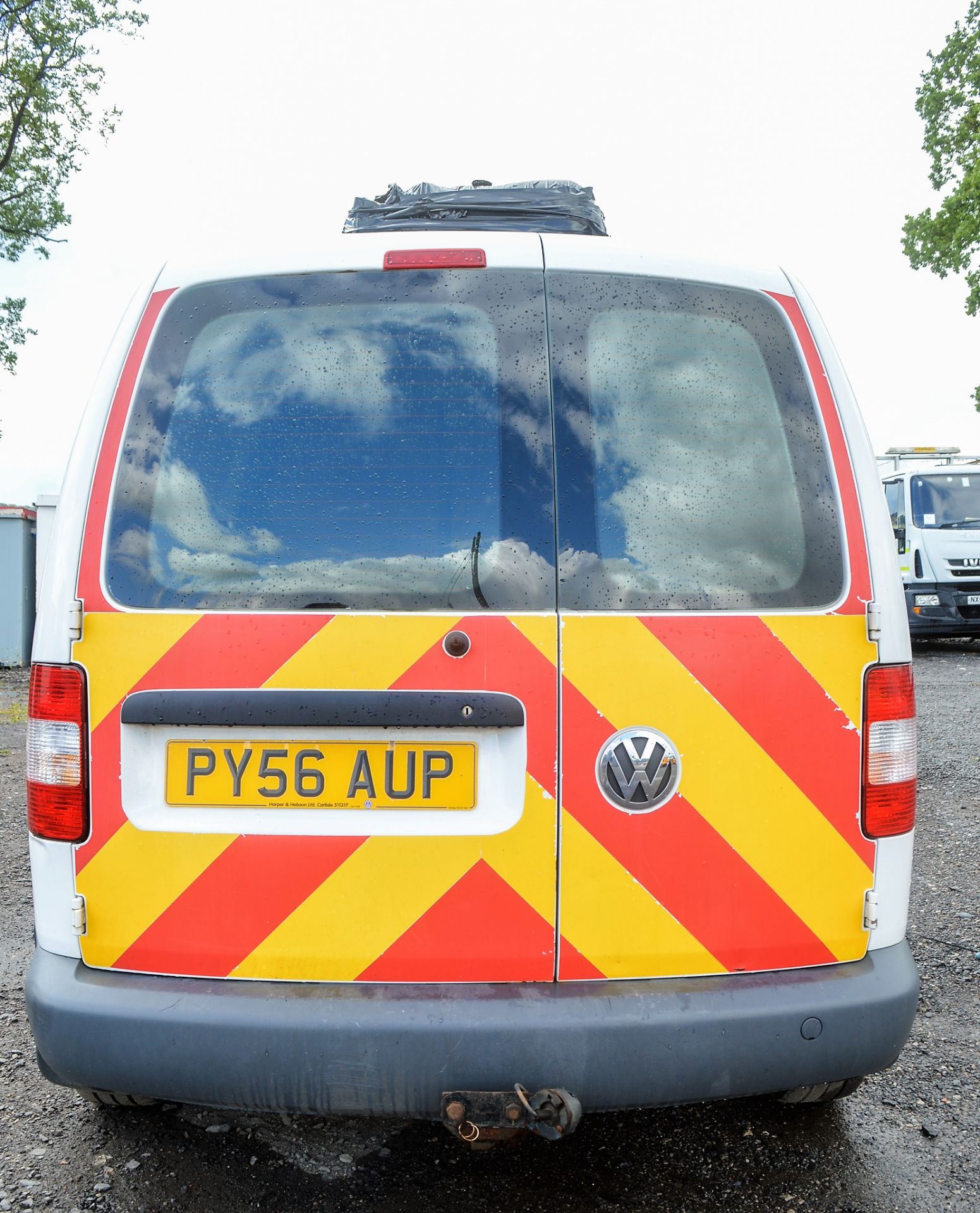 Volkswagen Caddy 1.9 diesel car derived van Registration Number: PY56 AUP Date of Registration: 30/ - Image 6 of 10