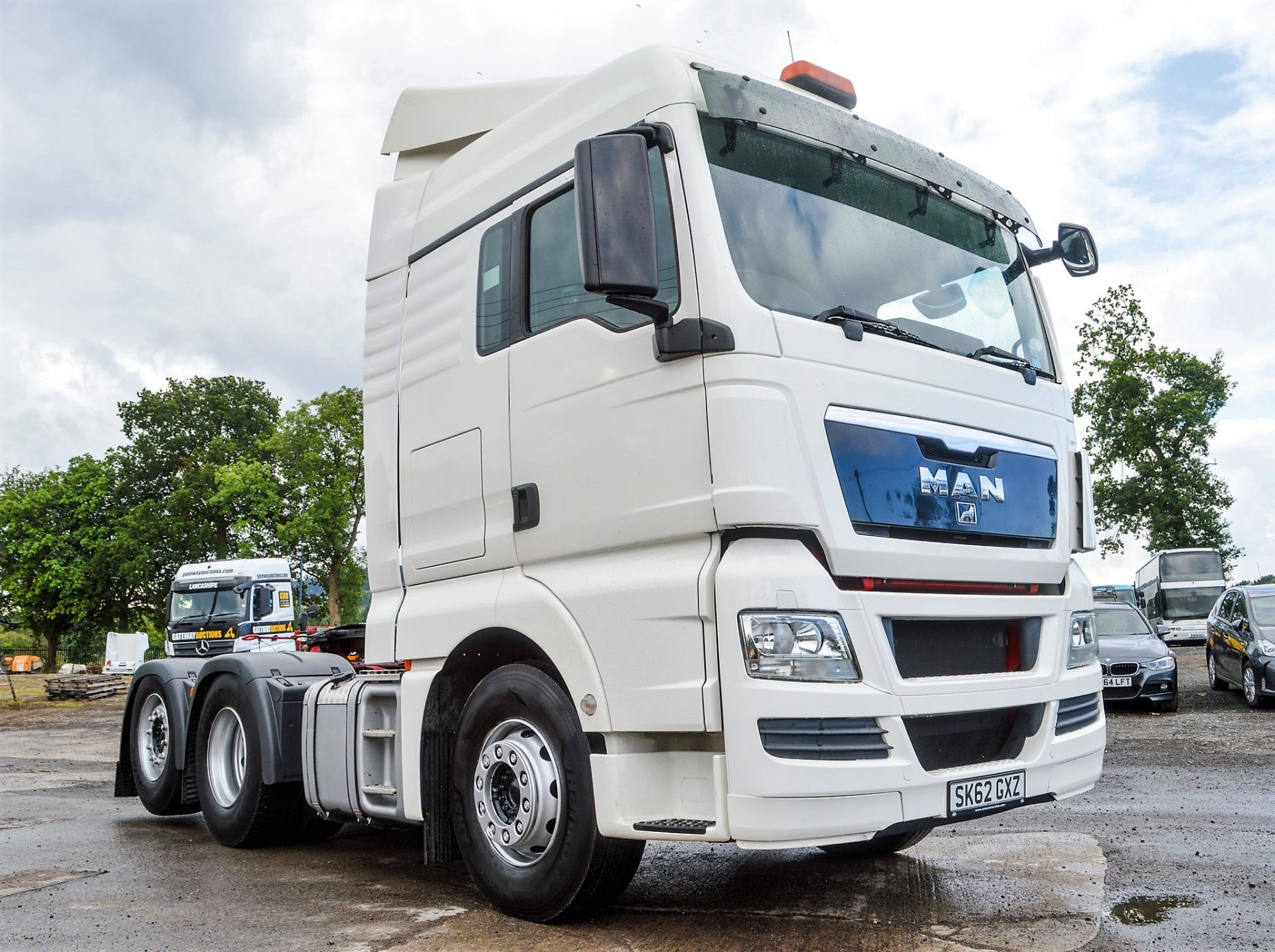 MAN TGX 26.480 6x2 tractor unit Registration Number: SK62 GXZ Date of Registration: 01/09/2012 MOT - Image 2 of 11