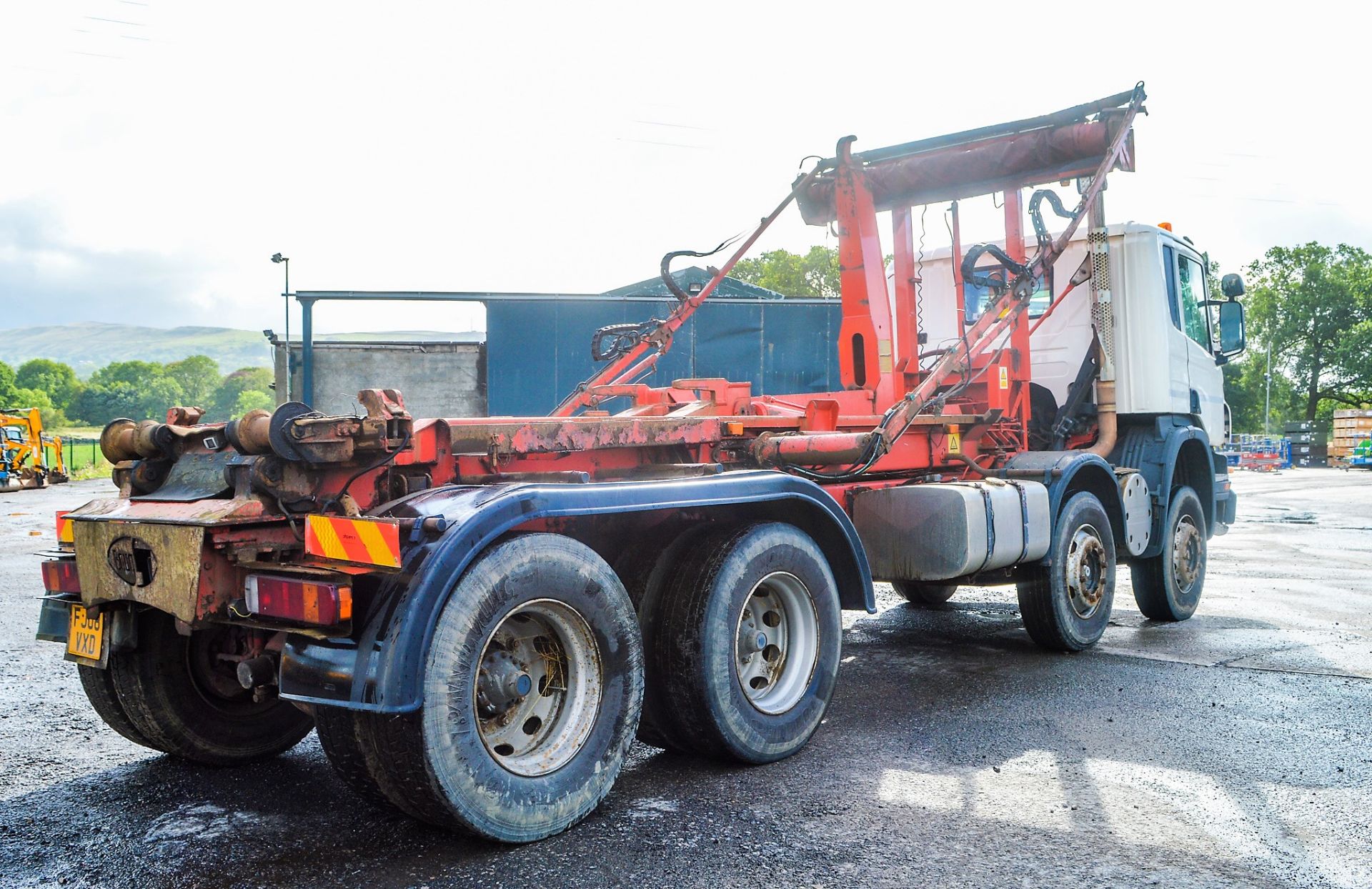 Scania P380 8x4 hook loader lorry  Registration number: FJ08 VXD  Date of registration: 24/06/2008 - Image 4 of 13