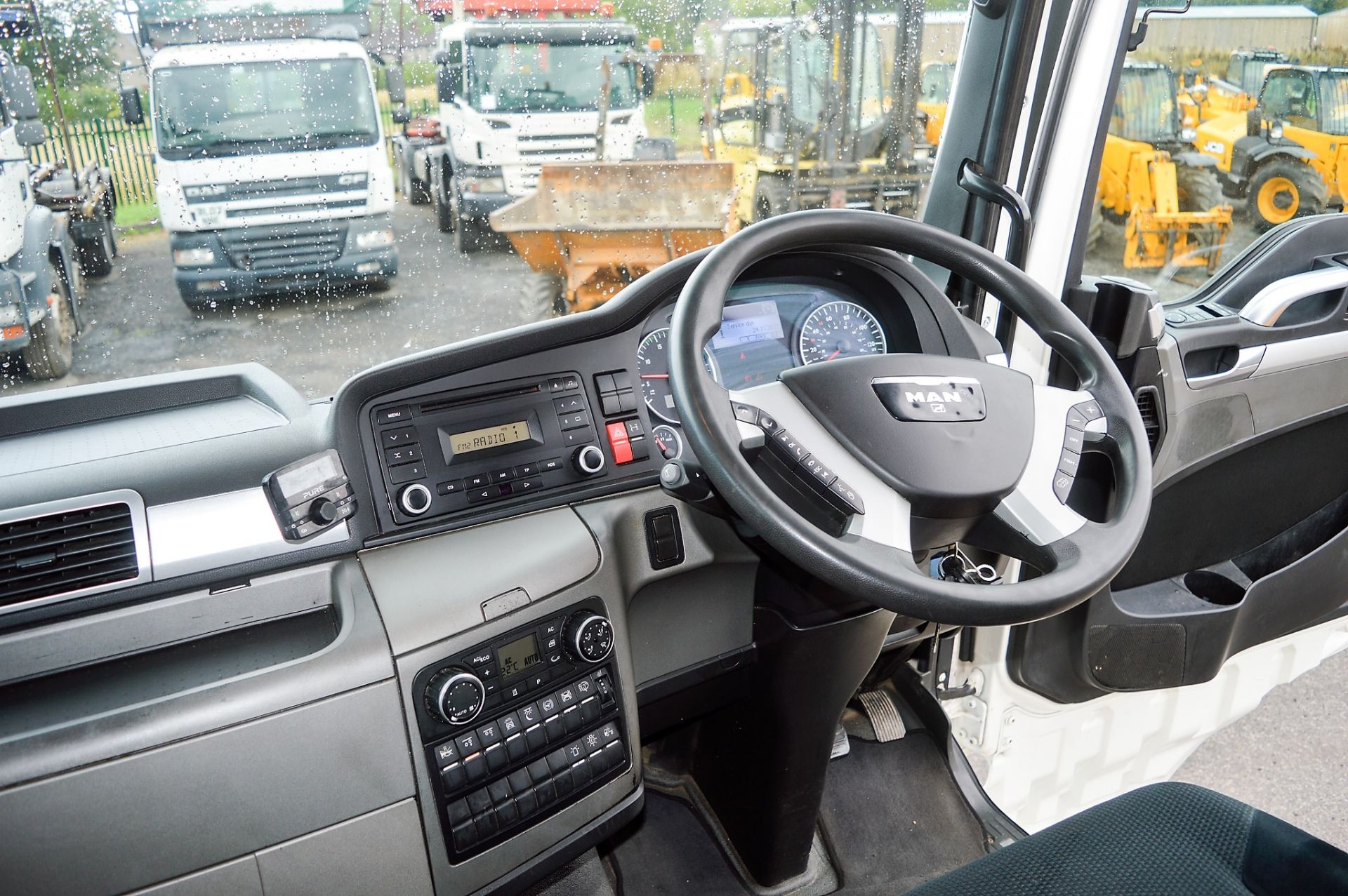 MAN TGX 26.480 6x2 tractor unit Registration Number: SK62 GXY Date of Registration: 01/09/2012 MOT - Image 8 of 10