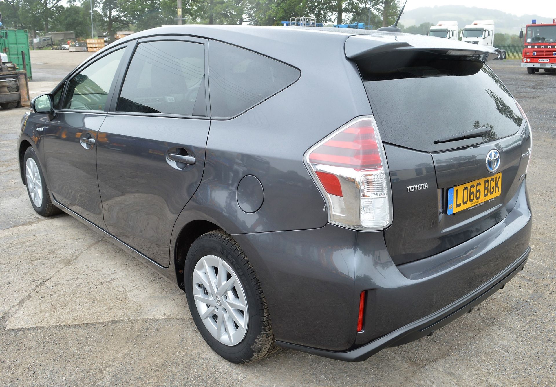 Toyota Prius Plus 1.8 Icon MPV 5dr Petrol Hybrid CVT 7 seat car  Registration Number: LO66 BGK - Bild 3 aus 18