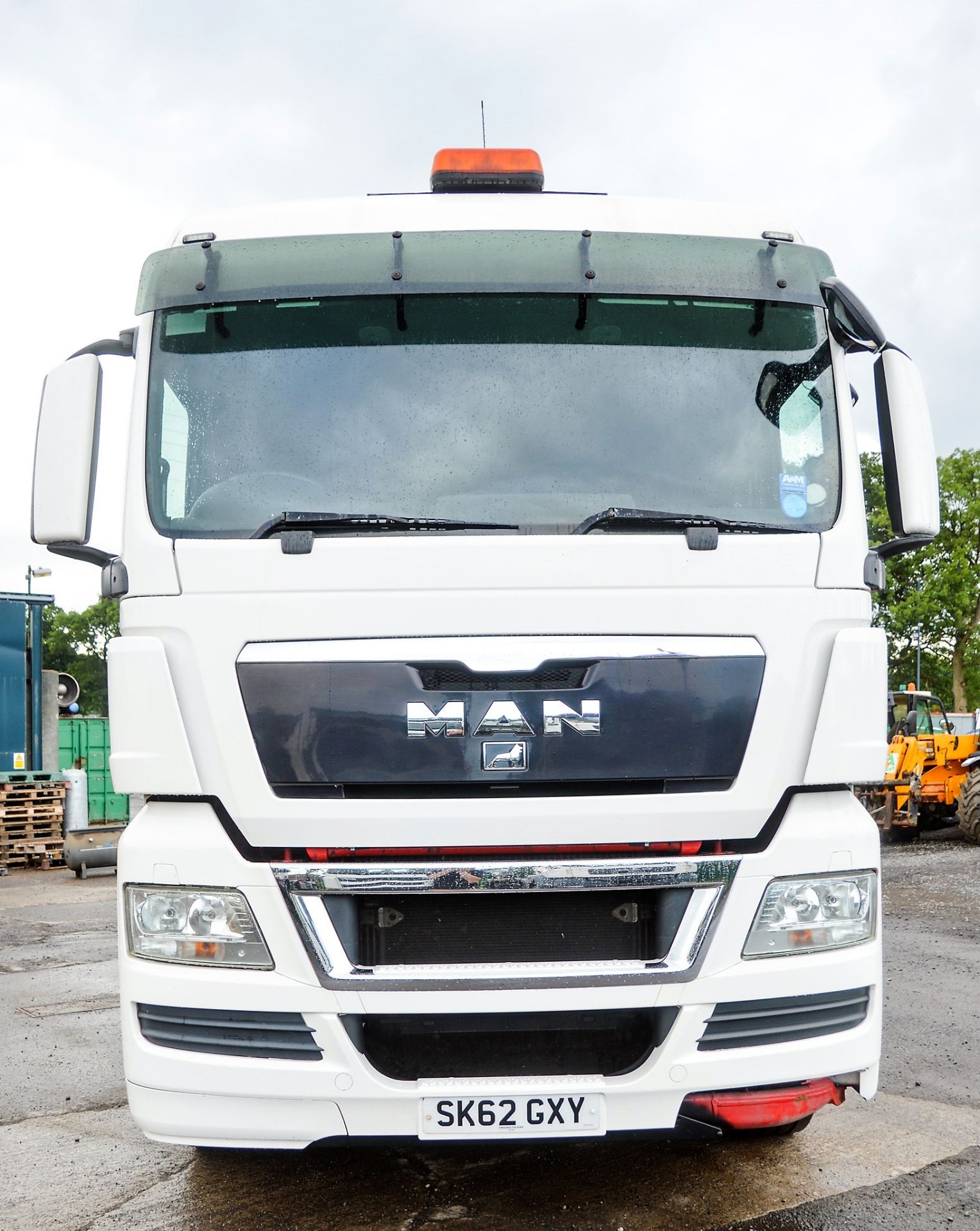 MAN TGX 26.480 6x2 tractor unit Registration Number: SK62 GXY Date of Registration: 01/09/2012 MOT - Image 5 of 10