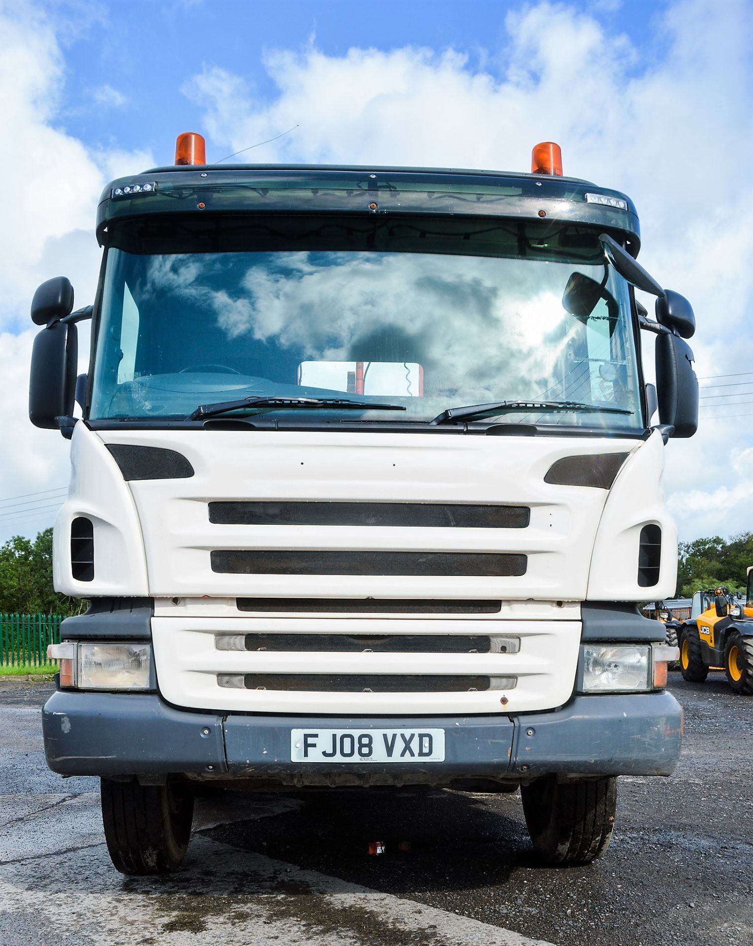 Scania P380 8x4 hook loader lorry  Registration number: FJ08 VXD  Date of registration: 24/06/2008 - Image 5 of 13