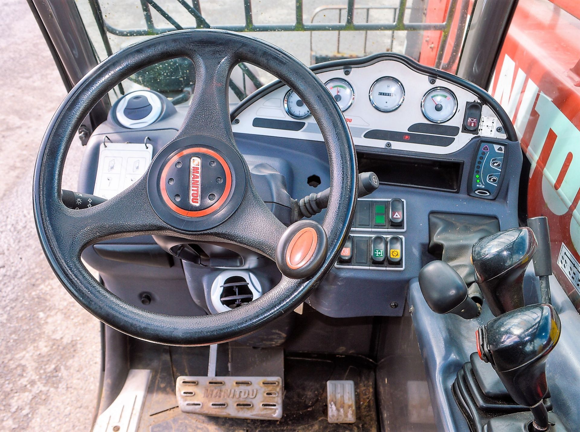 Manitou 932 MT 9 metre telescopic handler Year: 2011 S/N: 598512 Recorded Hours: 6105 c/w turbo - Image 14 of 14