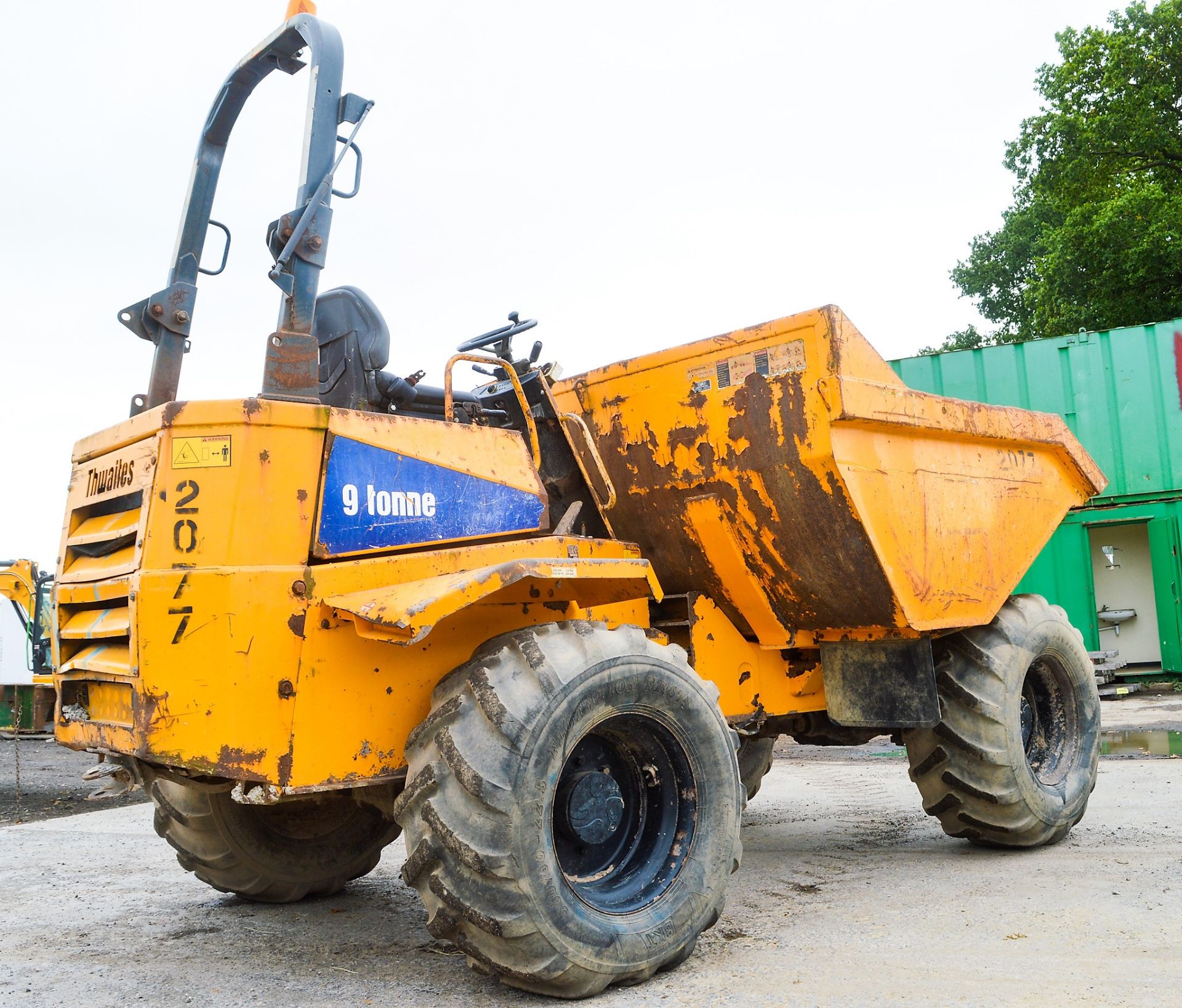 Thwaites 9 tonne straight skip dumper Year: 2007 S/N: 704B2991 Recorded Hours: 3484 2077 - Image 4 of 11