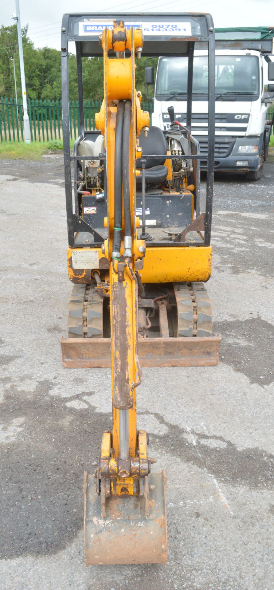 JCB 8015 1.5 tonne rubber tracked mini excavator Year: 2002 S/N: 894651 Recorded hours: n/a c/w - Image 6 of 12