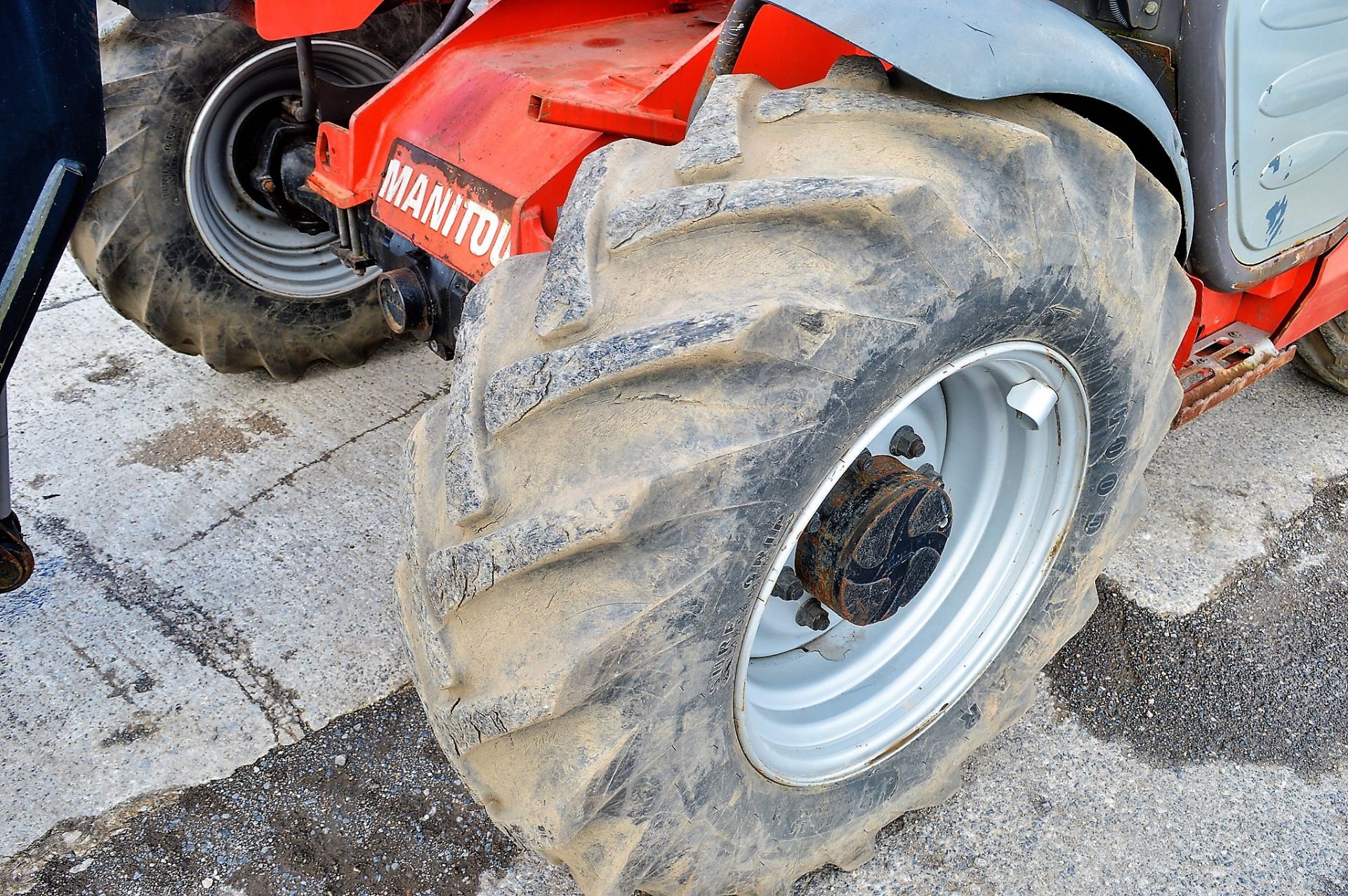 Manitou 932 MT 9 metre telescopic handler Year: 2011 S/N: 598512 Recorded Hours: 6105 c/w turbo - Image 7 of 14