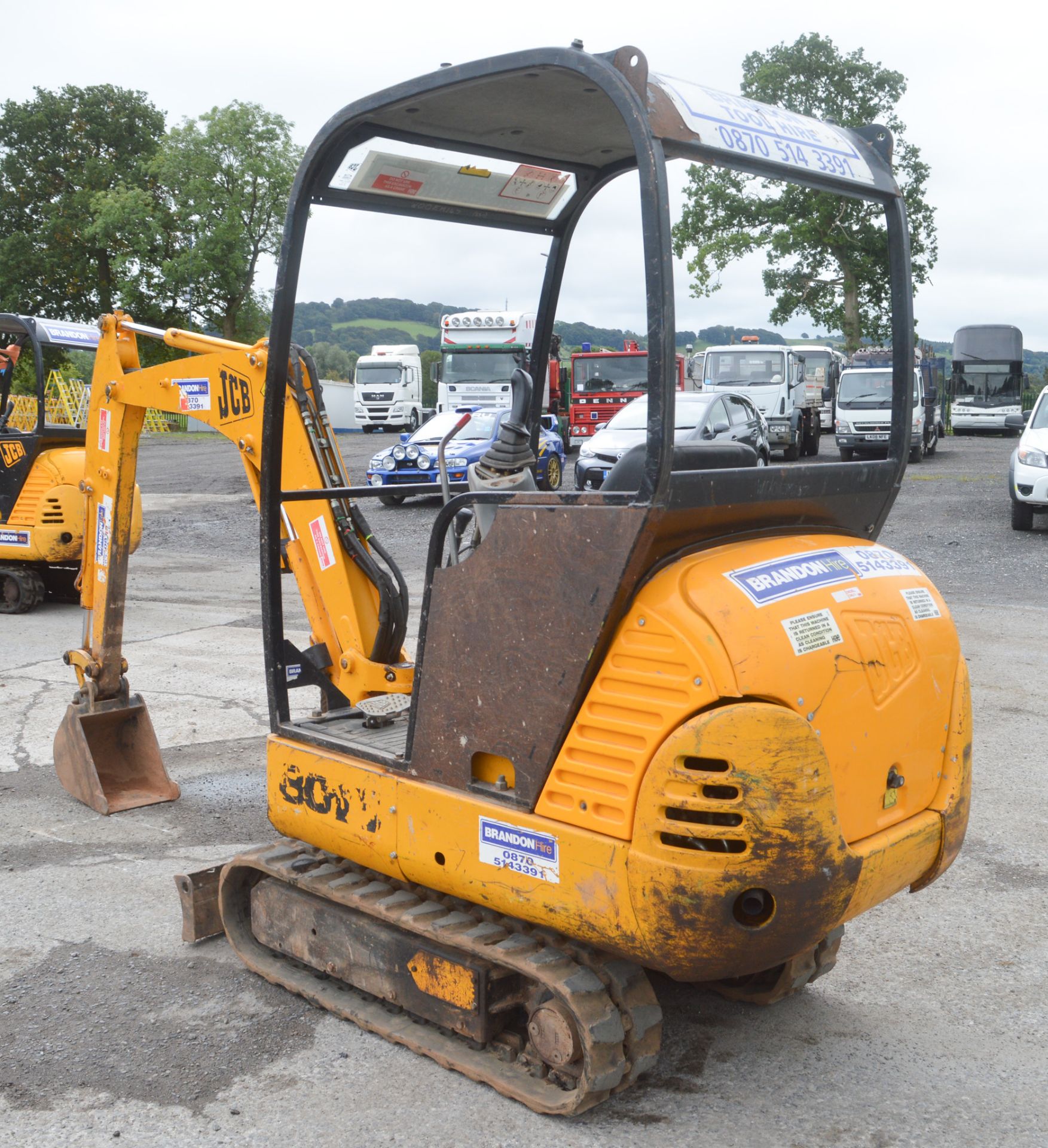 JCB 8015 1.5 tonne rubber tracked mini excavator Year: 2002 S/N: 894651 Recorded hours: n/a c/w - Image 2 of 12