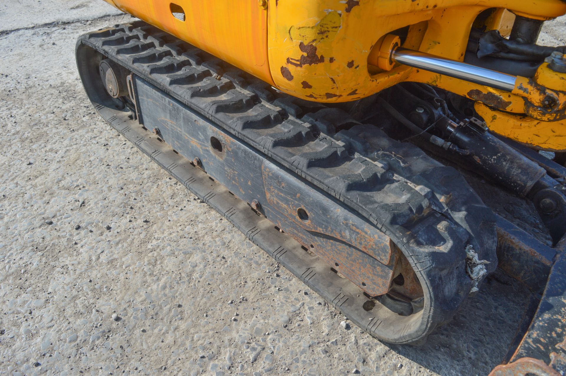 JCB 8016 1.5 tonne rubber tracked mini excavator  Year: 2007  S/N: 1505894 Recorded hours: 1867 - Image 7 of 13