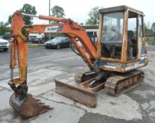 Kubota KH-66 2.8 tonne steel tracked mini digger  Year:  S/N: 13242 Recorded hours: 3422 c/w bucket,