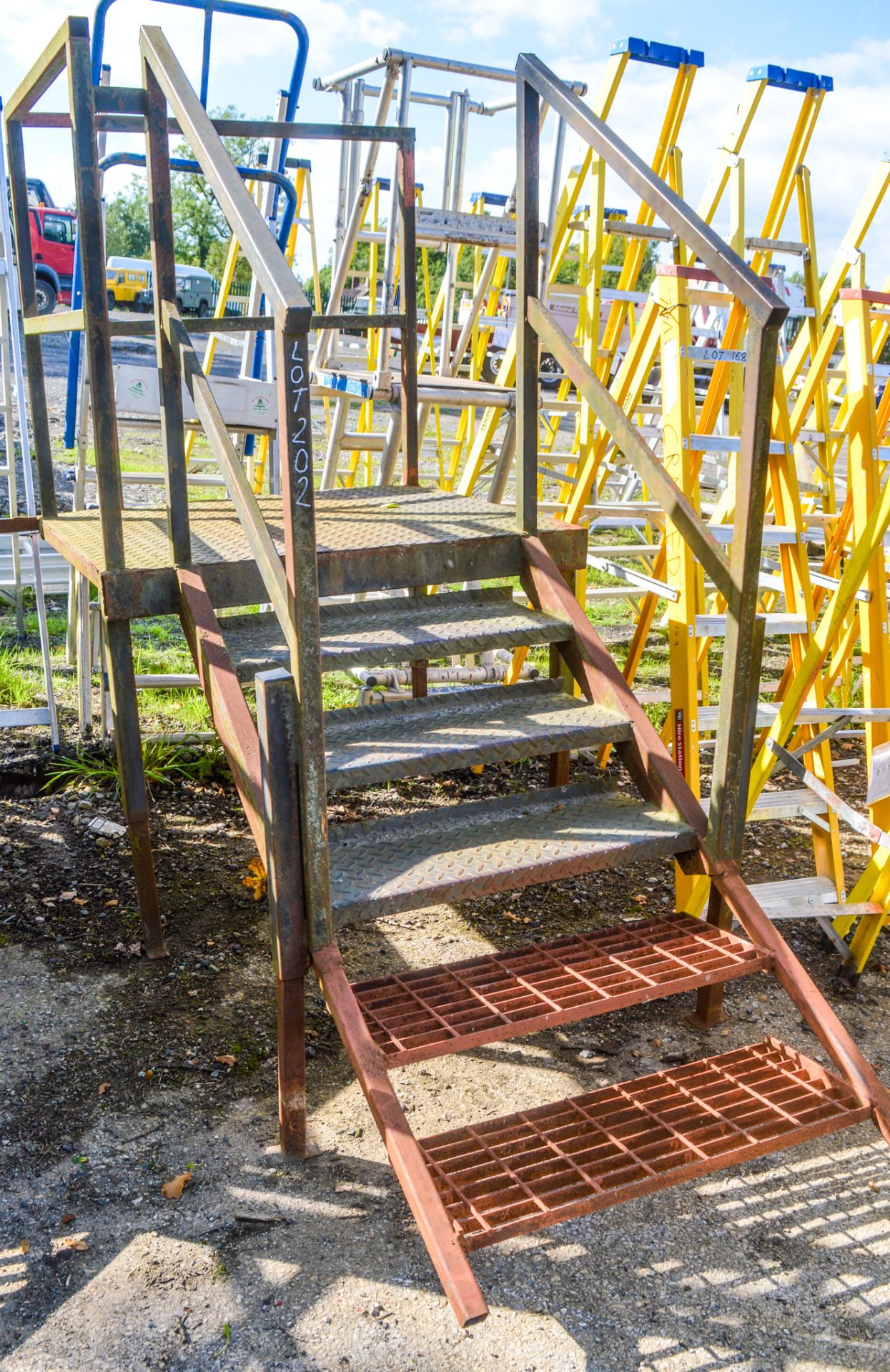 5 tread steel staircase & landing