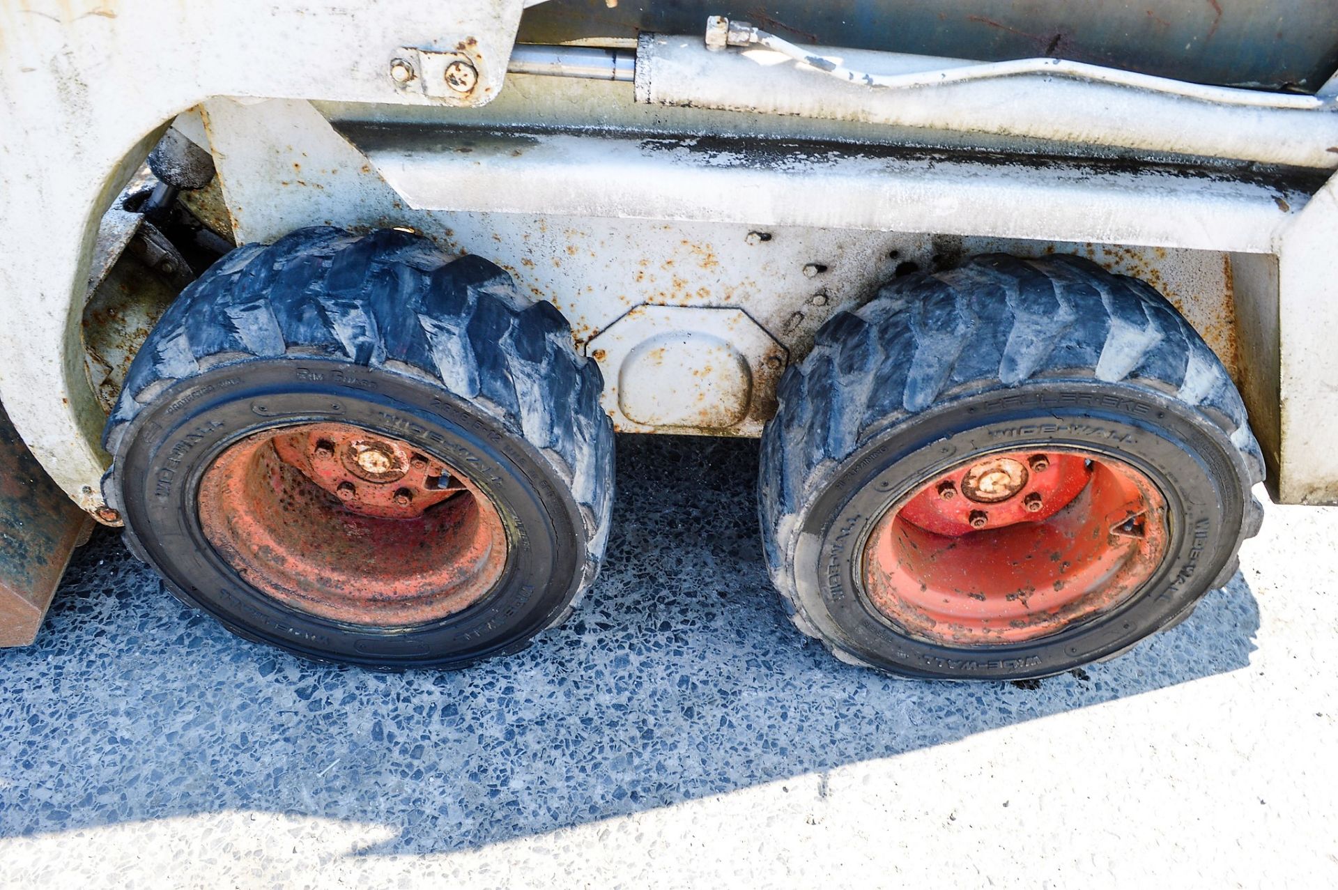 Bobcat 443 skidsteer loader S/N: 502914128 Recorded Hours: 2068 WC10 - Image 8 of 12