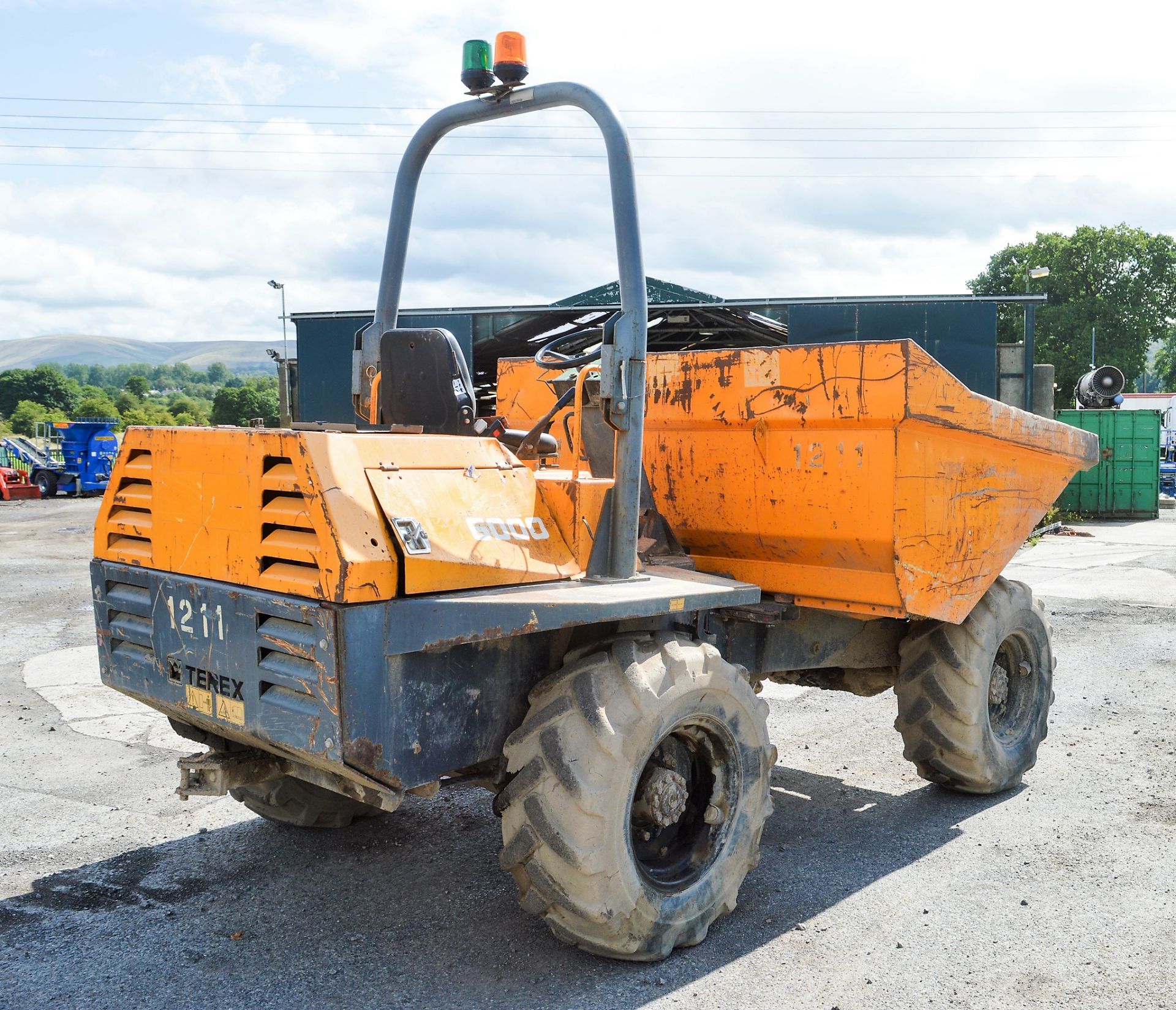 Benford Terex 6 tonne straight skip dumper Year: 2006 S/N: E609FW179 Recorded Hours: Not - Image 4 of 11