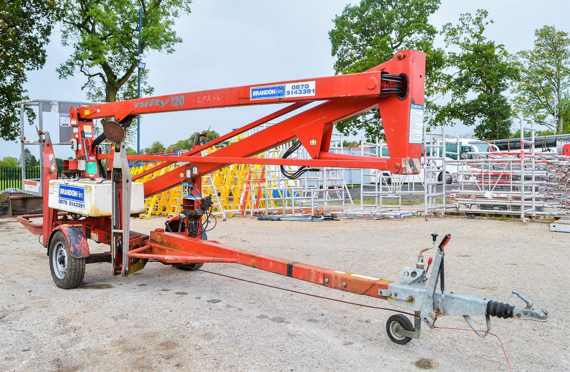 Nifty Lift 120 HE mobile fast tow boom lift access platform  Year: 2005 S/N: 12734 LPA64 - Image 2 of 5