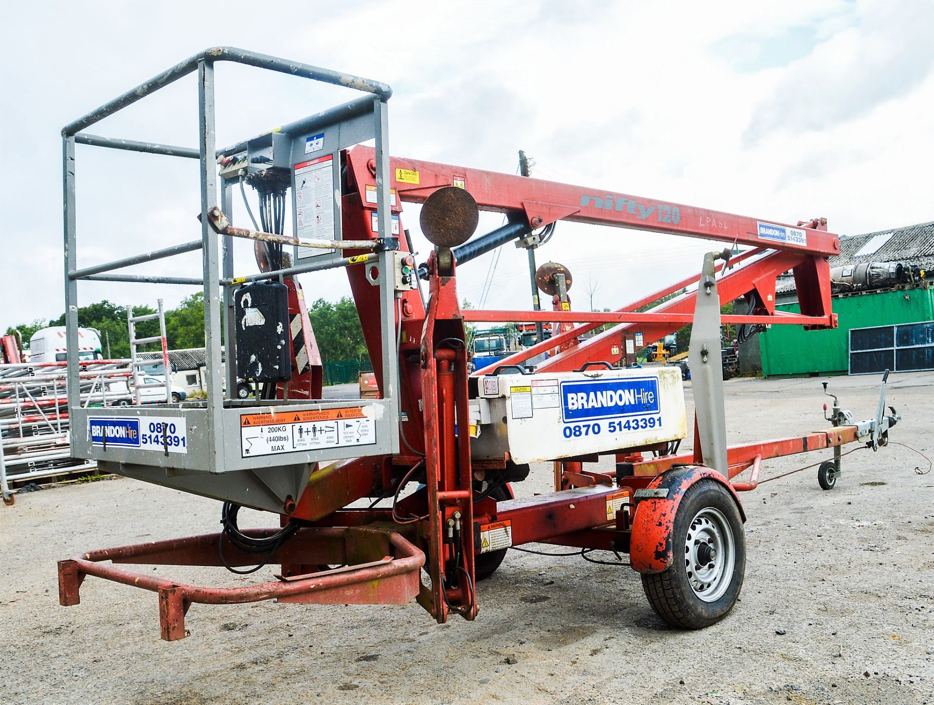 Nifty Lift 120 HE mobile fast tow boom lift access platform  Year: 2005 S/N: 12734 LPA64 - Image 4 of 5