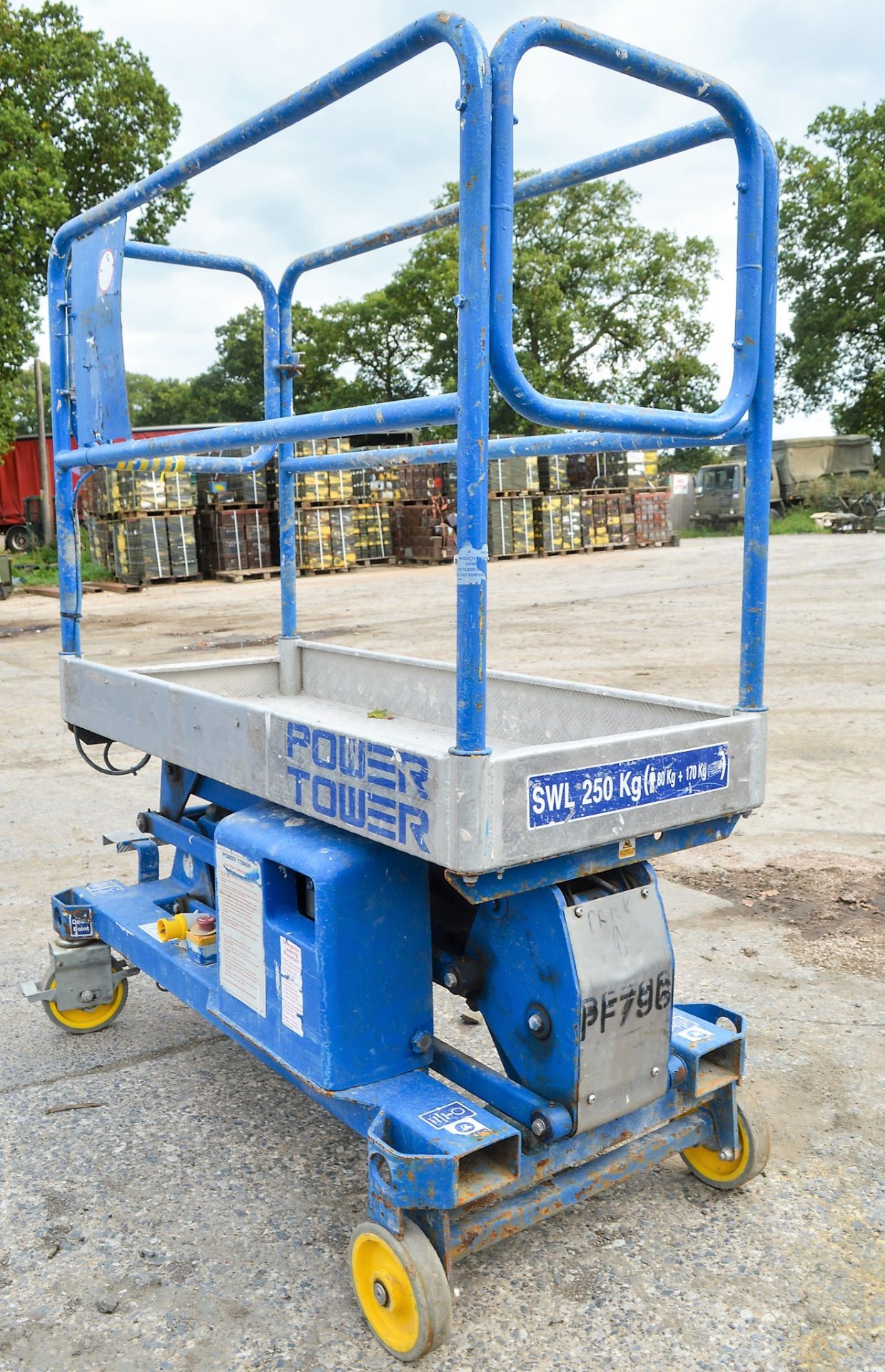 Power Tower battery electric scissor lift access platform PF796 - Image 3 of 5