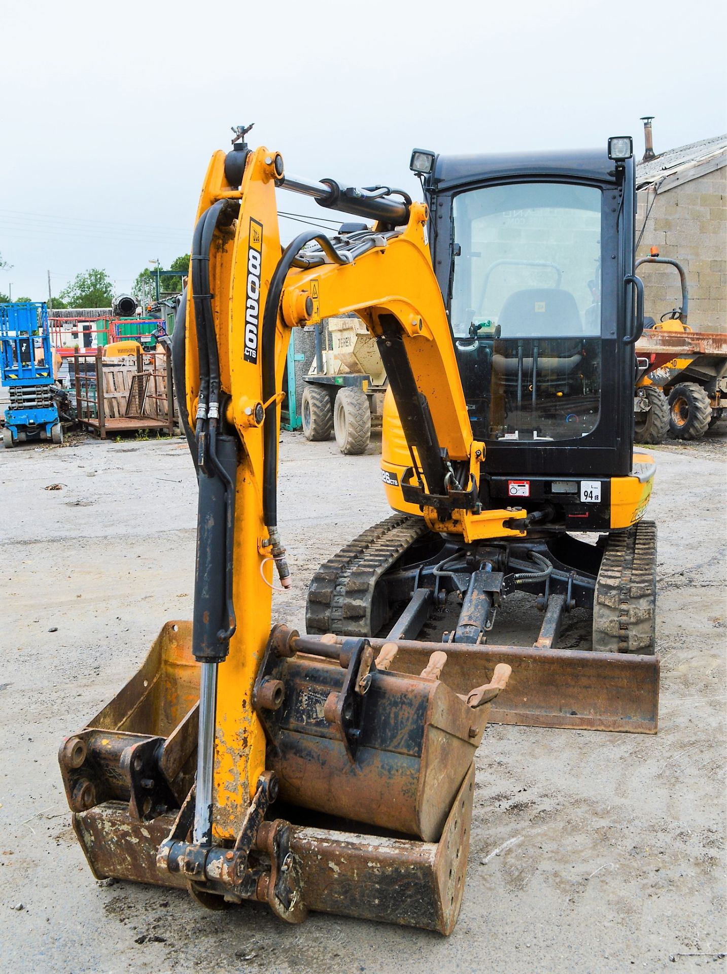 JCB 8026 CTS 2.6 tonne rubber tracked mini excavator Year: 2015 S/N: 1780383 Recorded Hours: 766 - Image 5 of 12