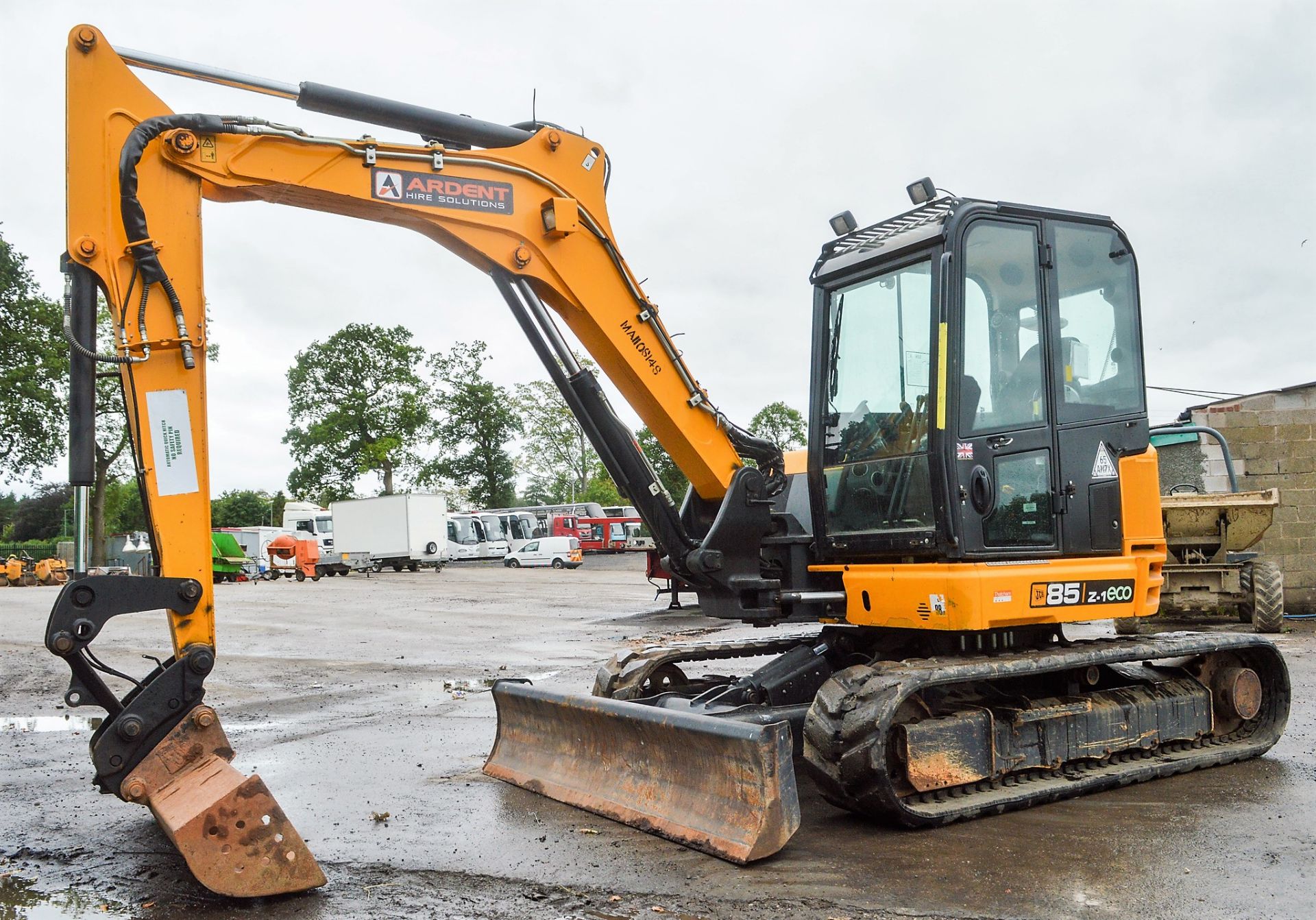JCB 85 Z-1 Eco 8.5 tonne rubber tracked excavator Year: 2015 S/N: 2249145 Recorded Hours: 1080