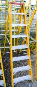 8 tread fibreglass framed step ladder 1706-LYT0212