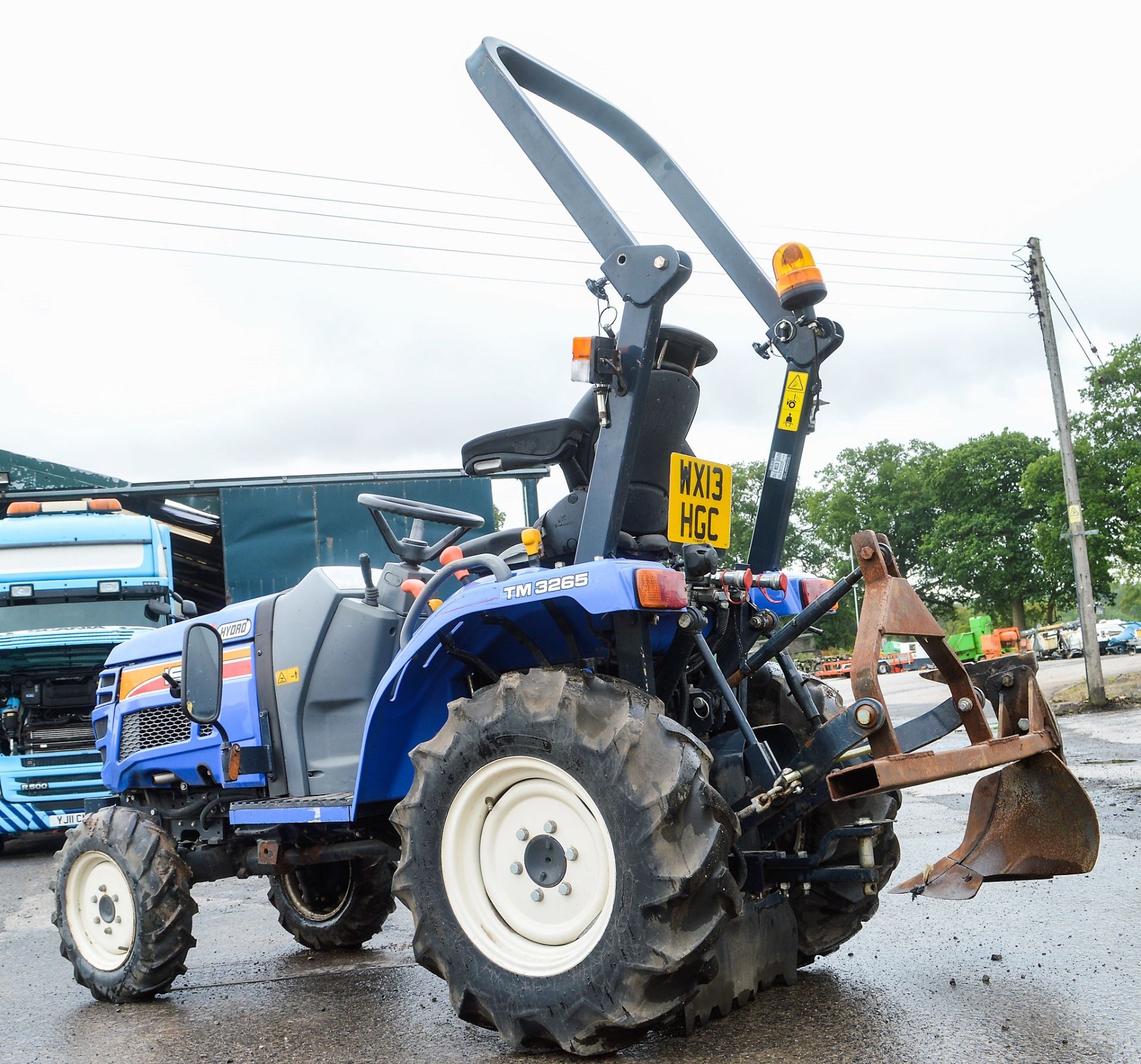 Iseki TN3265 diesel driven hydrostatic 4WD compact tractor Year: 2012 S/N: 000758 Recorded Hours: - Image 3 of 15
