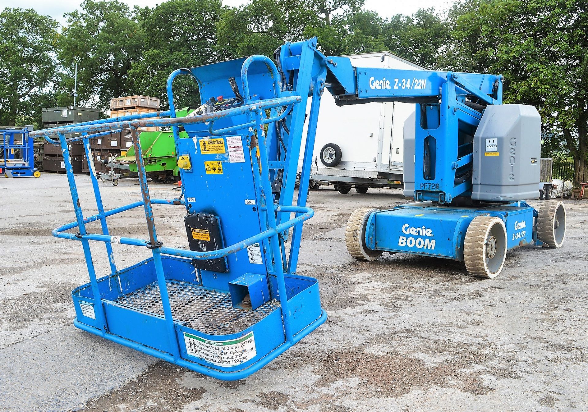 Genie Z-34/22N battery electric articulated boom lift access platform Year: 2007 S/N: N07-6593