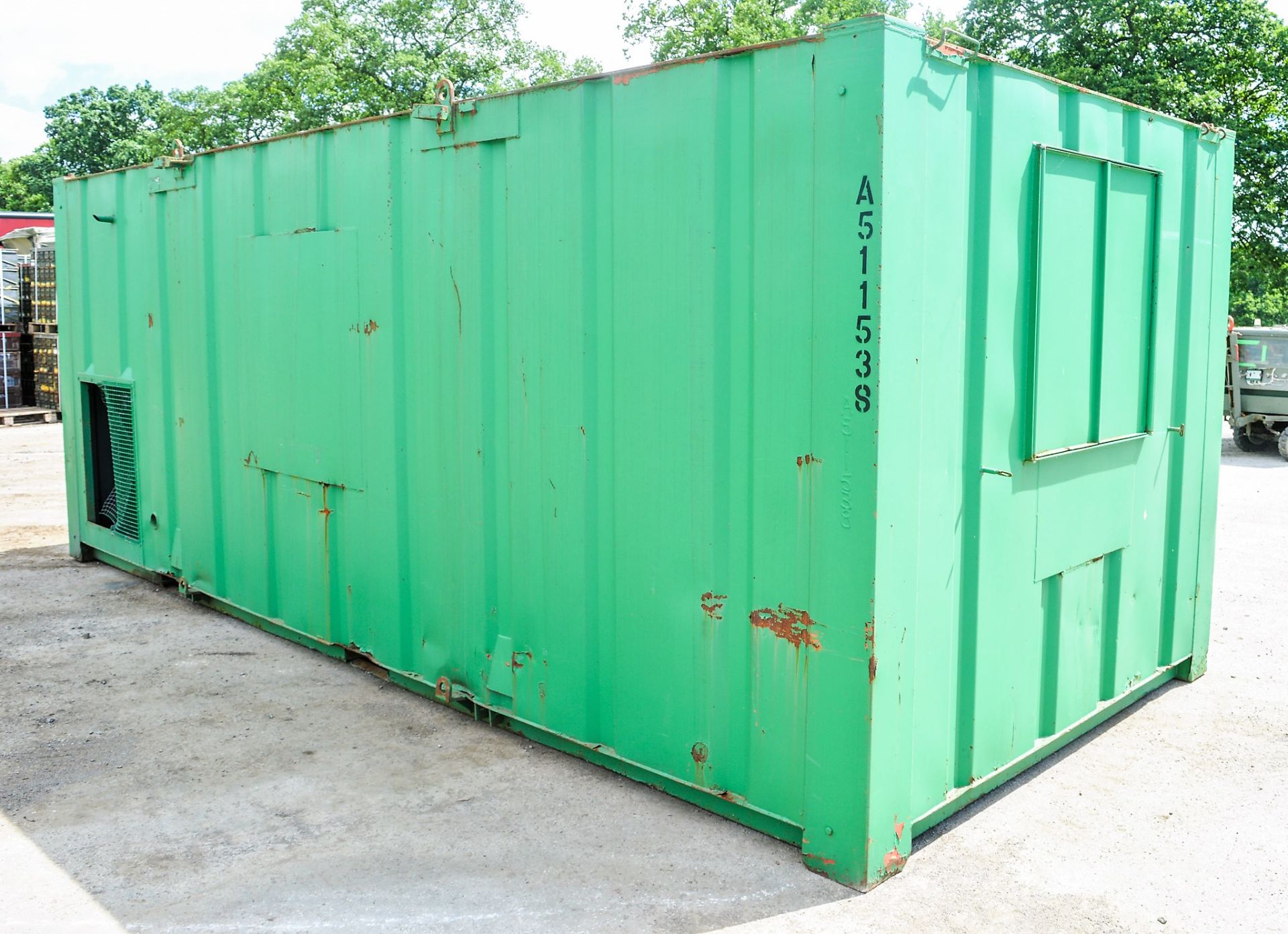 21 ft x 9 ft steel anti vandal welfare site unit Comprising of: canteen area, toilet & generator - Image 3 of 8