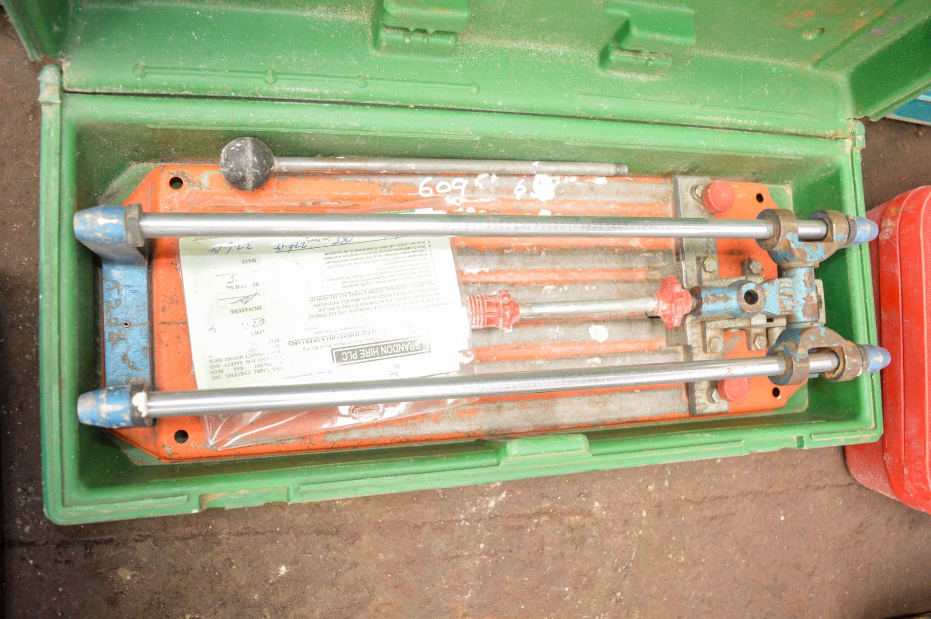 Manual tile cutter c/w carry case 02380544