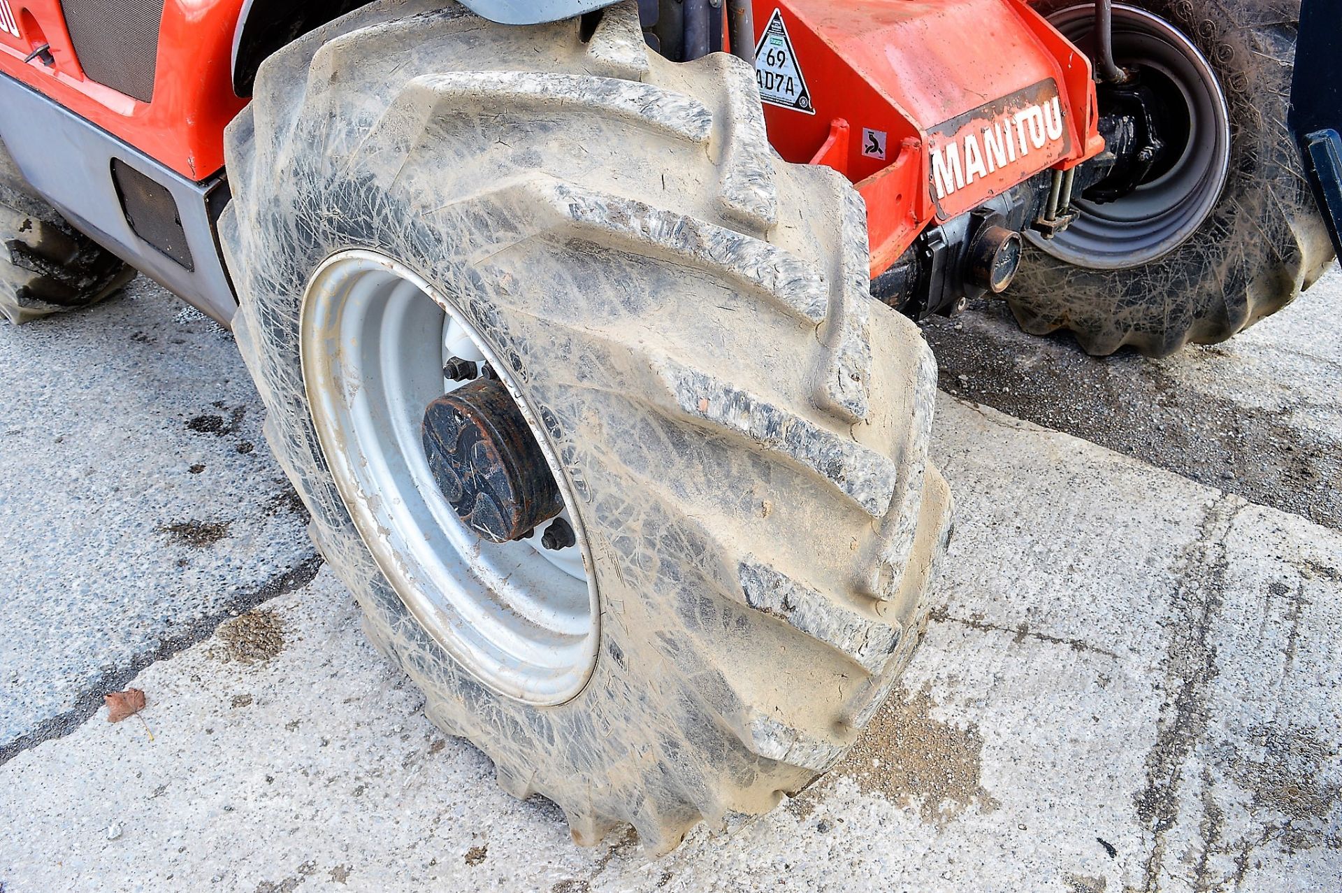 Manitou 932 MT 9 metre telescopic handler Year: 2011 S/N: 598512 Recorded Hours: 6105 c/w turbo - Image 10 of 14