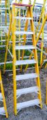 8 tread fibreglass framed step ladder 1706-LYT0354