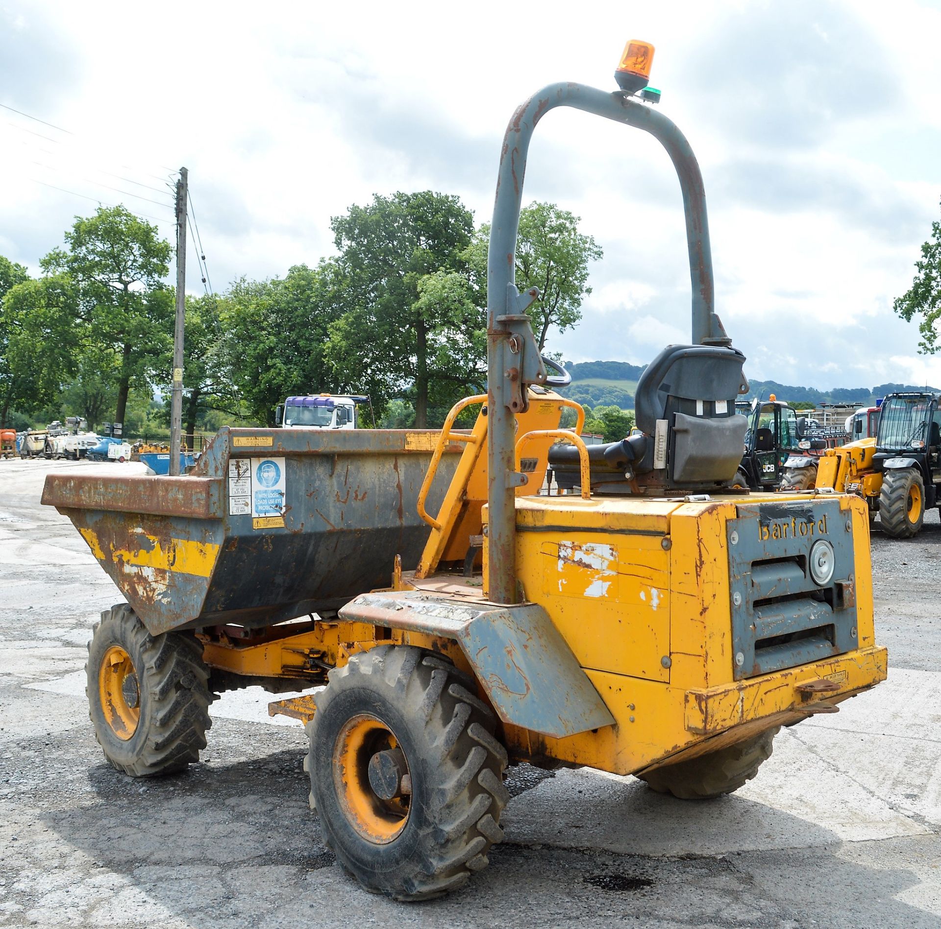 Barford 3 tonne straight skip dumper Year: 2006 S/N: SBTH0815 Recorded Hours: Not displayed (Clock - Image 3 of 11