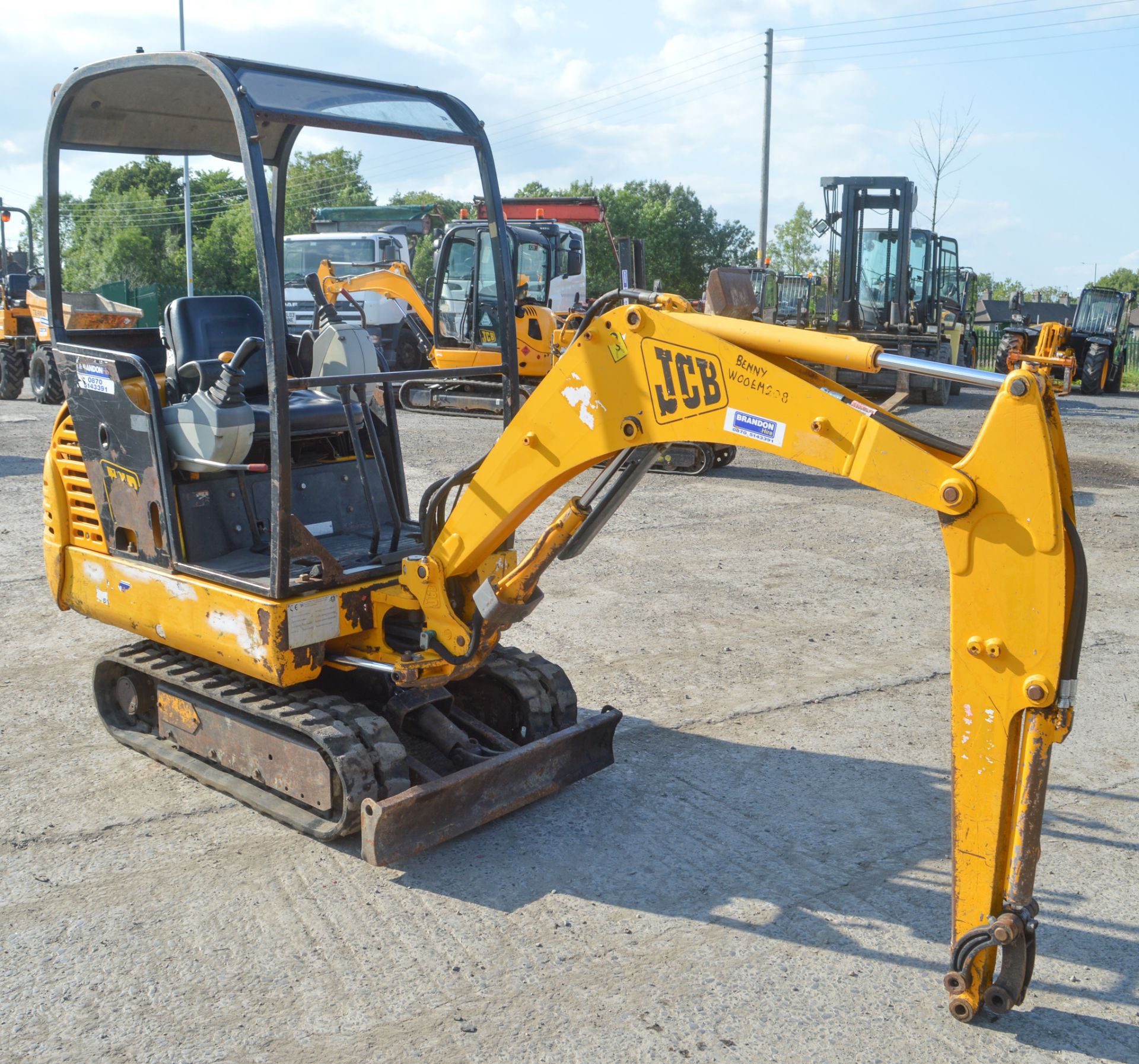 JCB 8015 1.5 tonne rubber tracked mini excavator Year: 2003 S/N: 1020624 Recorded hours: 3225 - Image 2 of 12