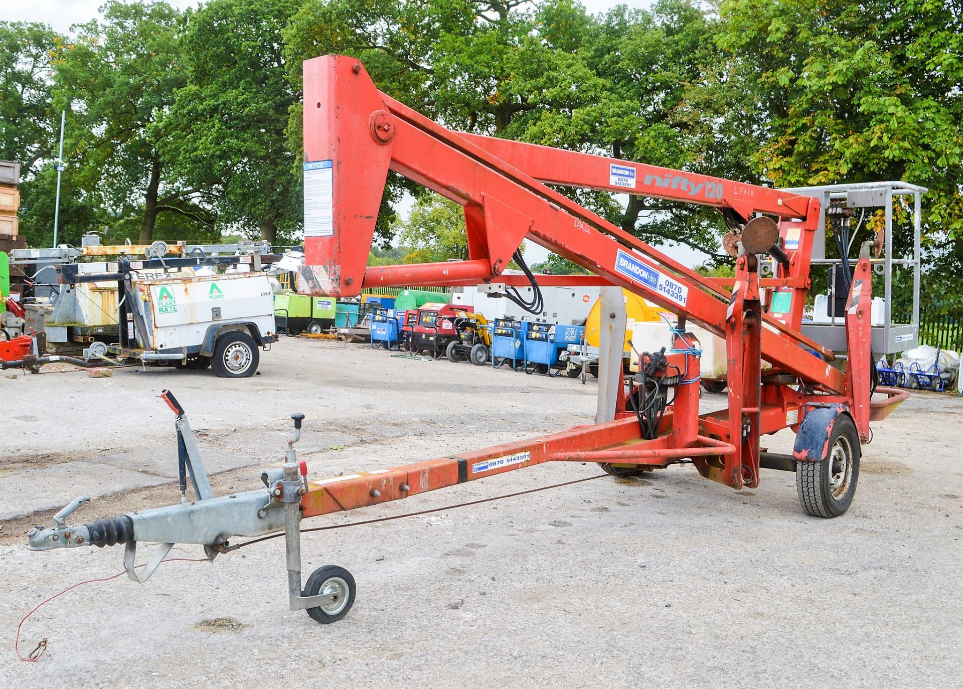 Nifty Lift 120 HE mobile fast tow boom lift access platform  Year: 2005 S/N: 12734 LPA64