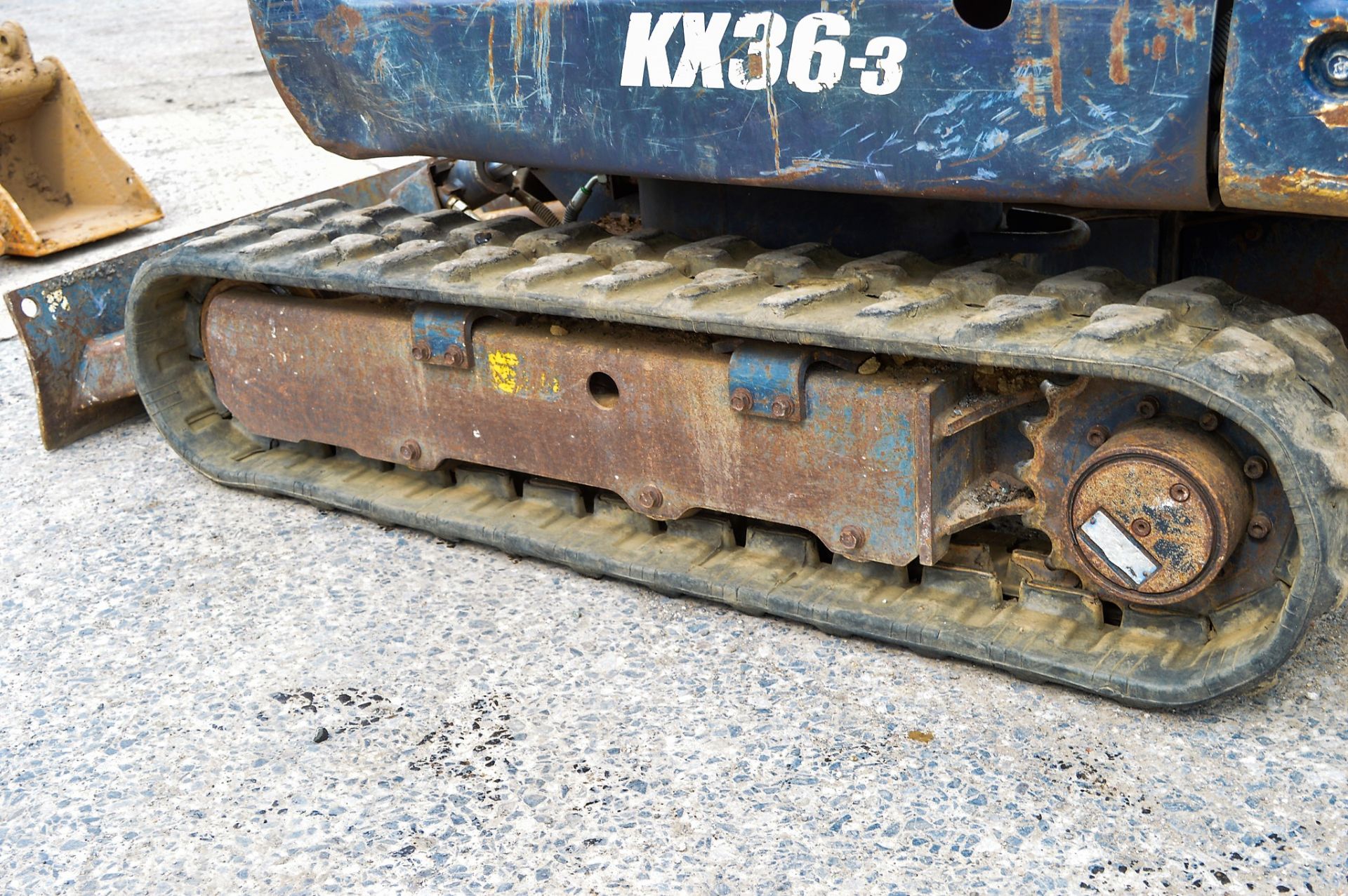Kubota KX36-3 1.5 tonne rubber tracked mini excavator Year: 2010 S/N: 79011 Recorded Hours: 2489 - Image 8 of 13