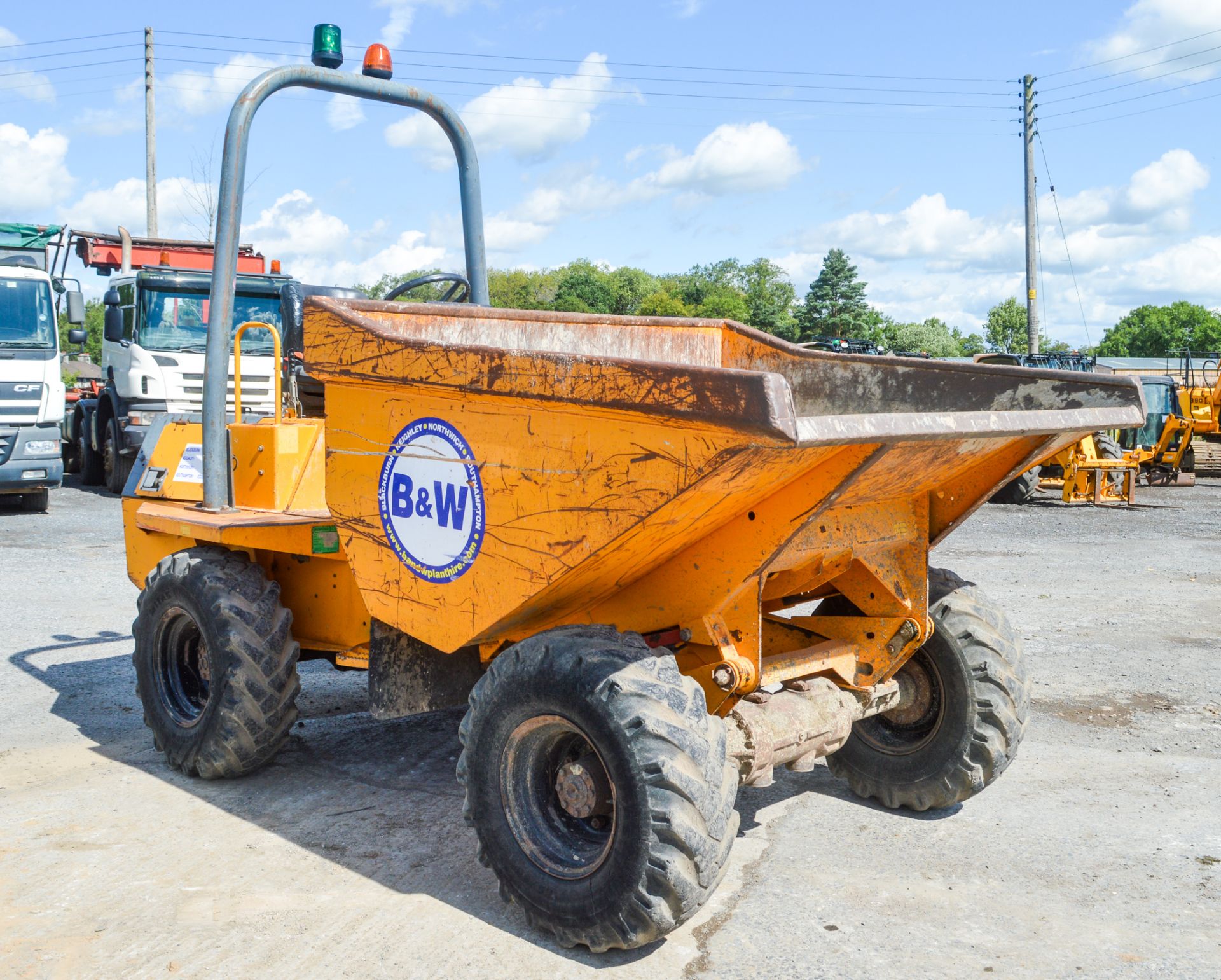 Benford Terex 3 tonne straight skip dumper Year: 2005 S/N: E509FC086 Recorded Hours: Not - Image 2 of 11