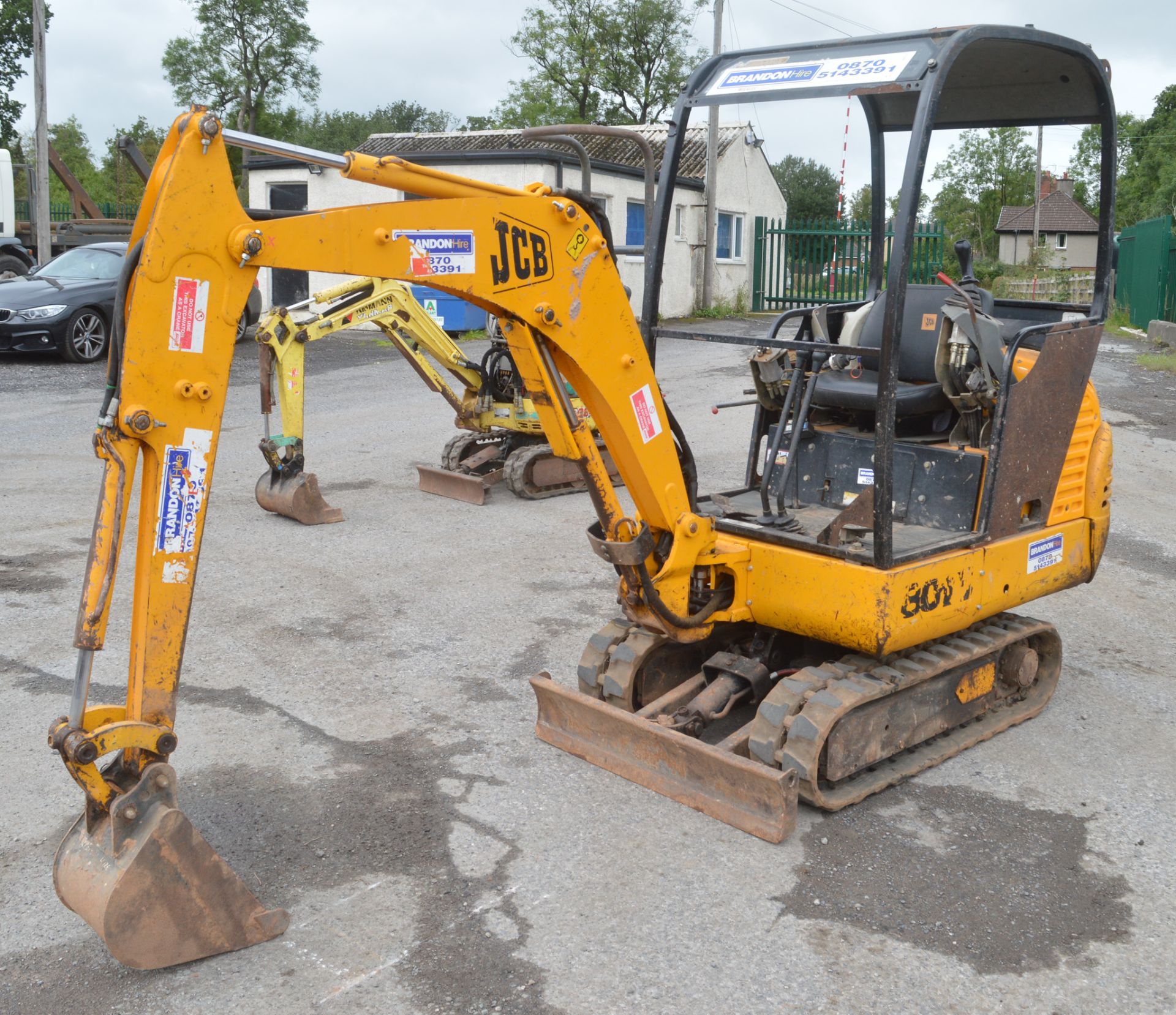 JCB 8015 1.5 tonne rubber tracked mini excavator Year: 2002 S/N: 894651 Recorded hours: n/a c/w
