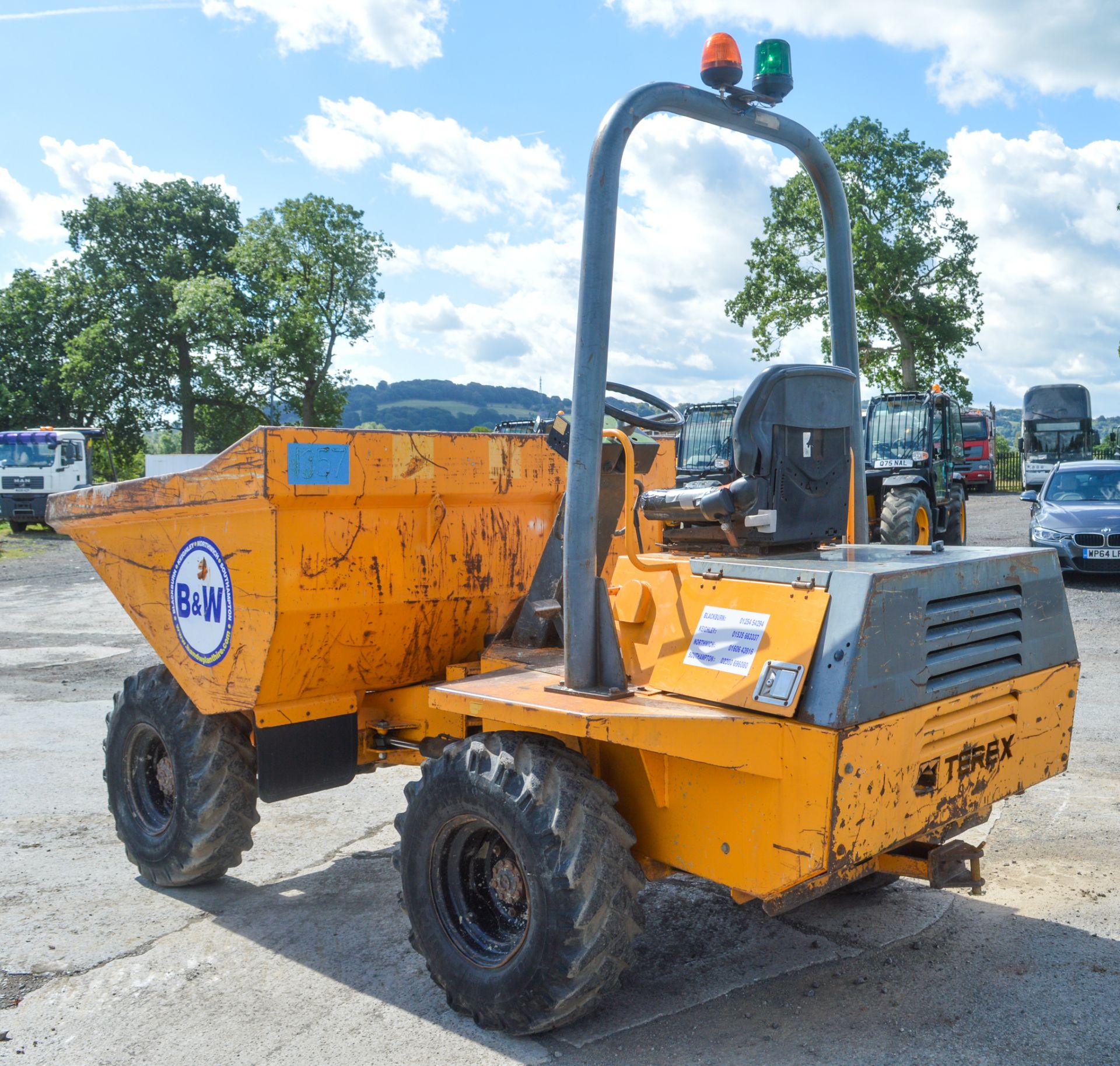 Benford Terex 3 tonne straight skip dumper Year: 2005 S/N: E509FC086 Recorded Hours: Not - Image 3 of 11