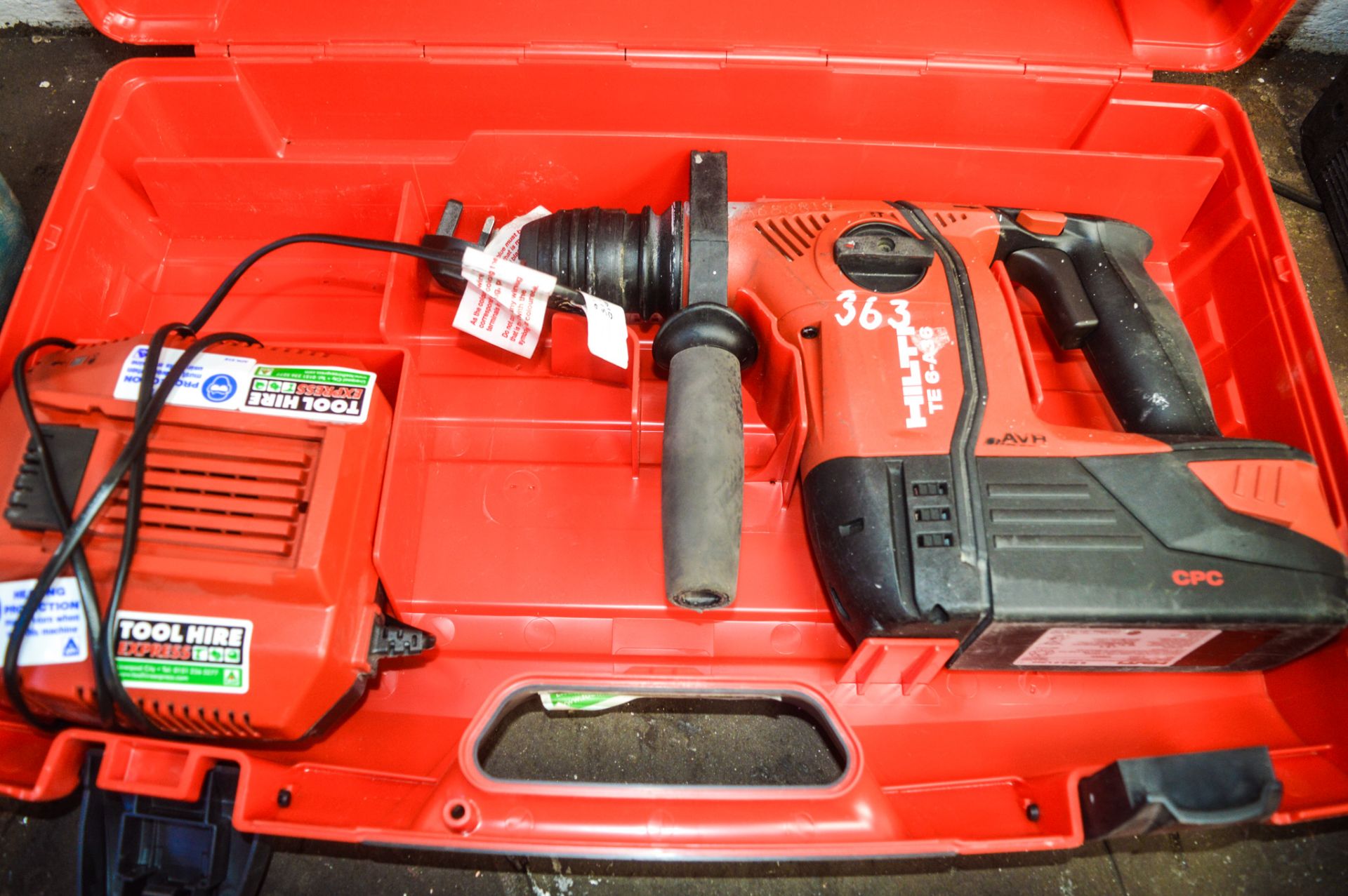 Hilti TE6-A36 36v SDS rotary hammer drill c/w charger & carry case A680819